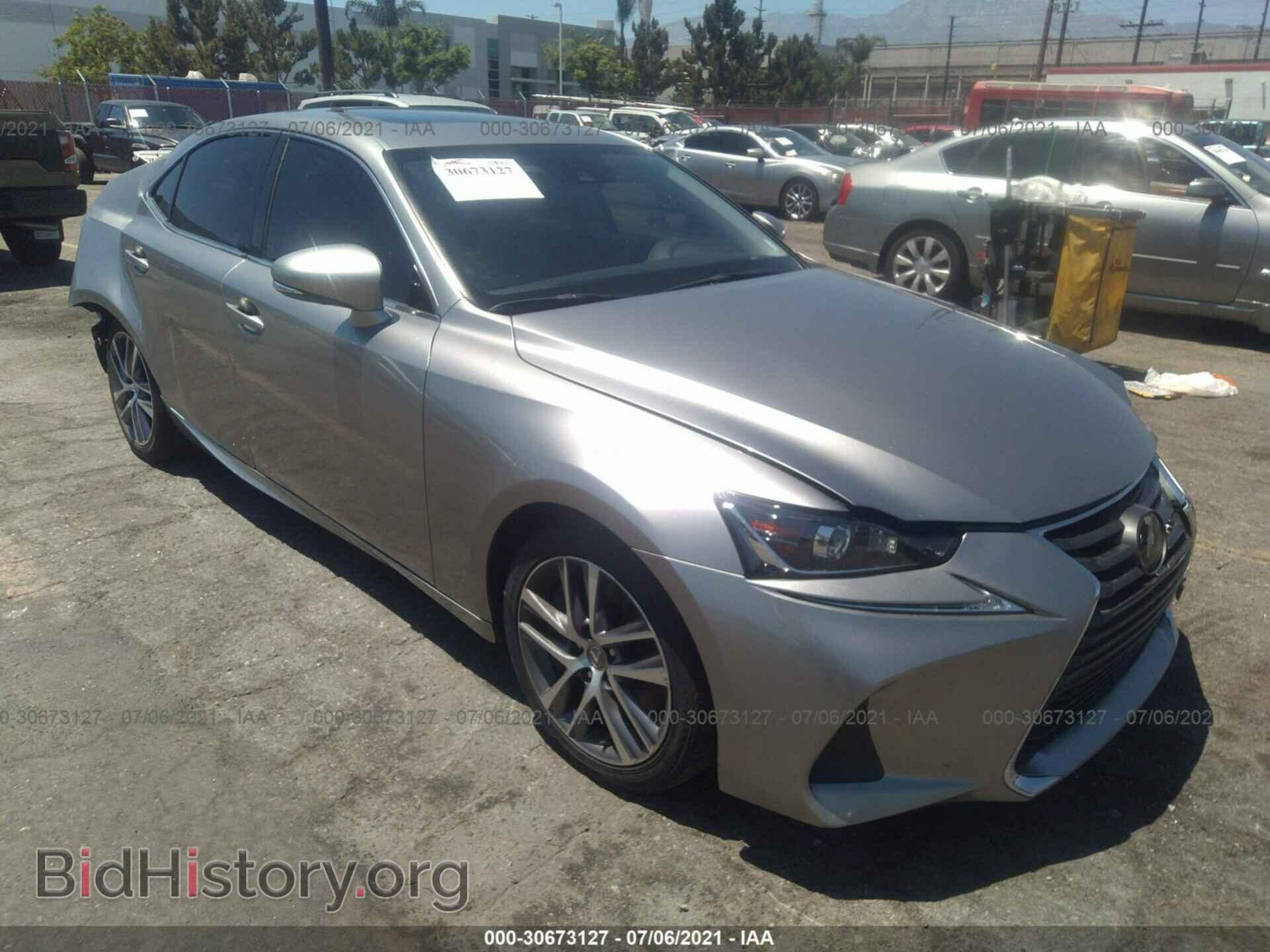 Photo JTHBA1D2XJ5078389 - LEXUS IS 2018