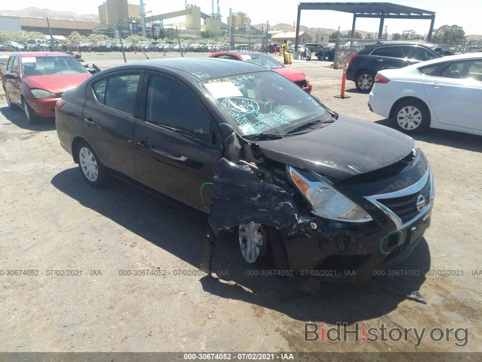 Photo 3N1CN7AP8HL860393 - NISSAN VERSA SEDAN 2017