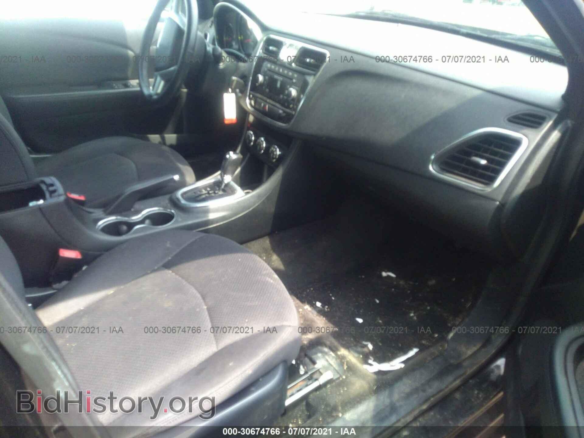 2012 CHRYSLER 200 - VIN: 1C3CCBBG7CN227062 - Фото 5