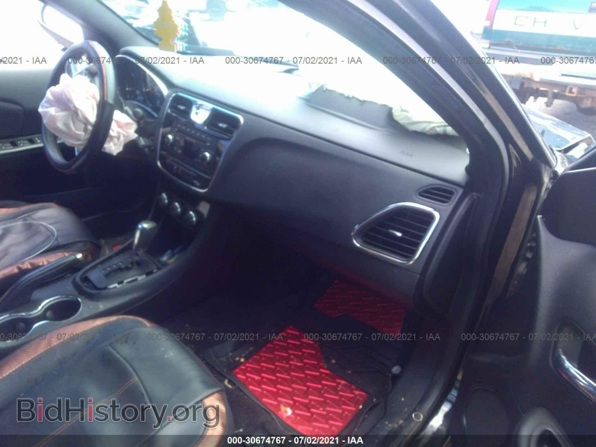 2013 CHRYSLER 200 - VIN: 1C3CCBBB8DN695890 - Photo 5