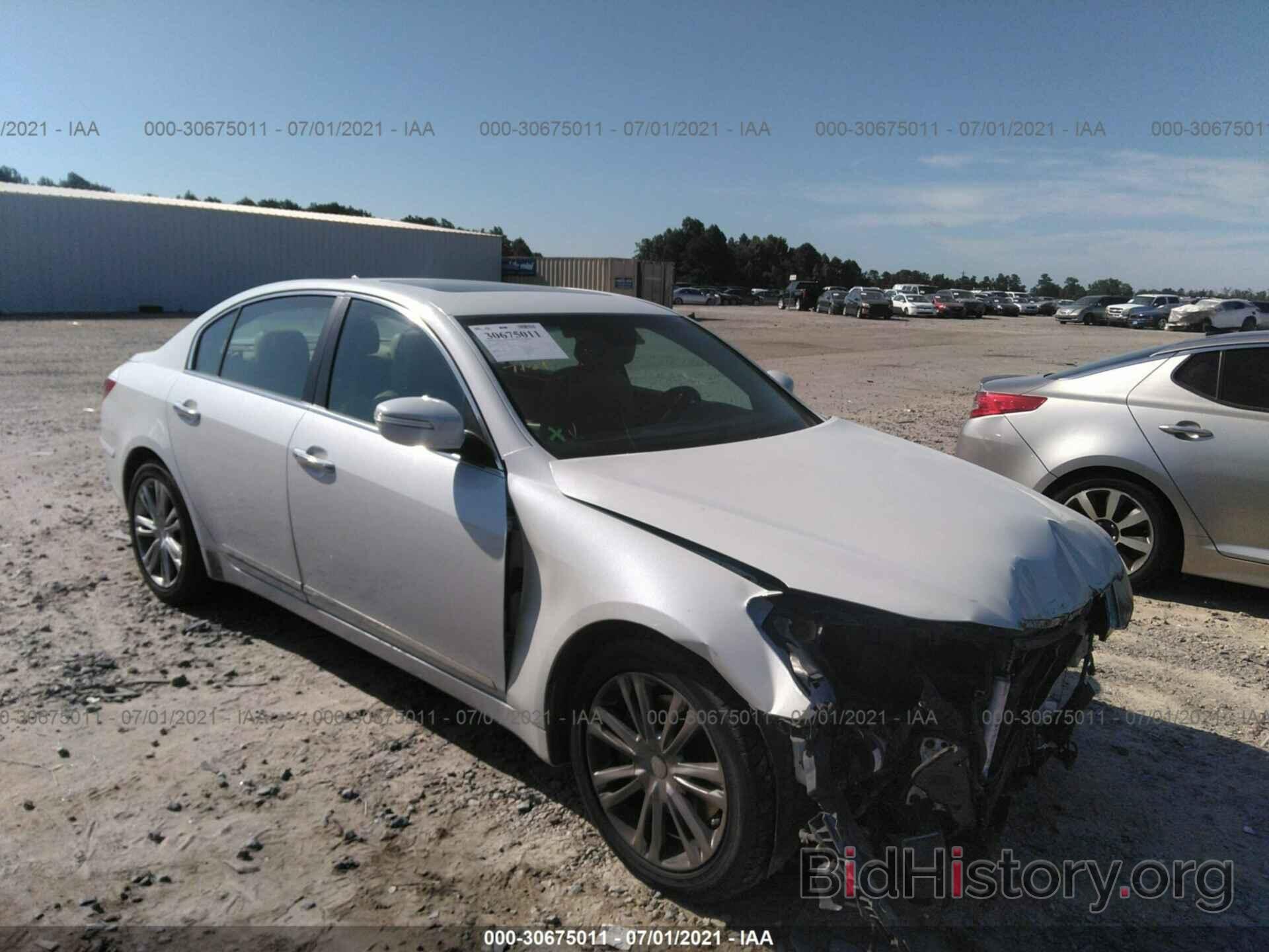 Photo KMHGC4DF9BU113240 - HYUNDAI GENESIS 2011