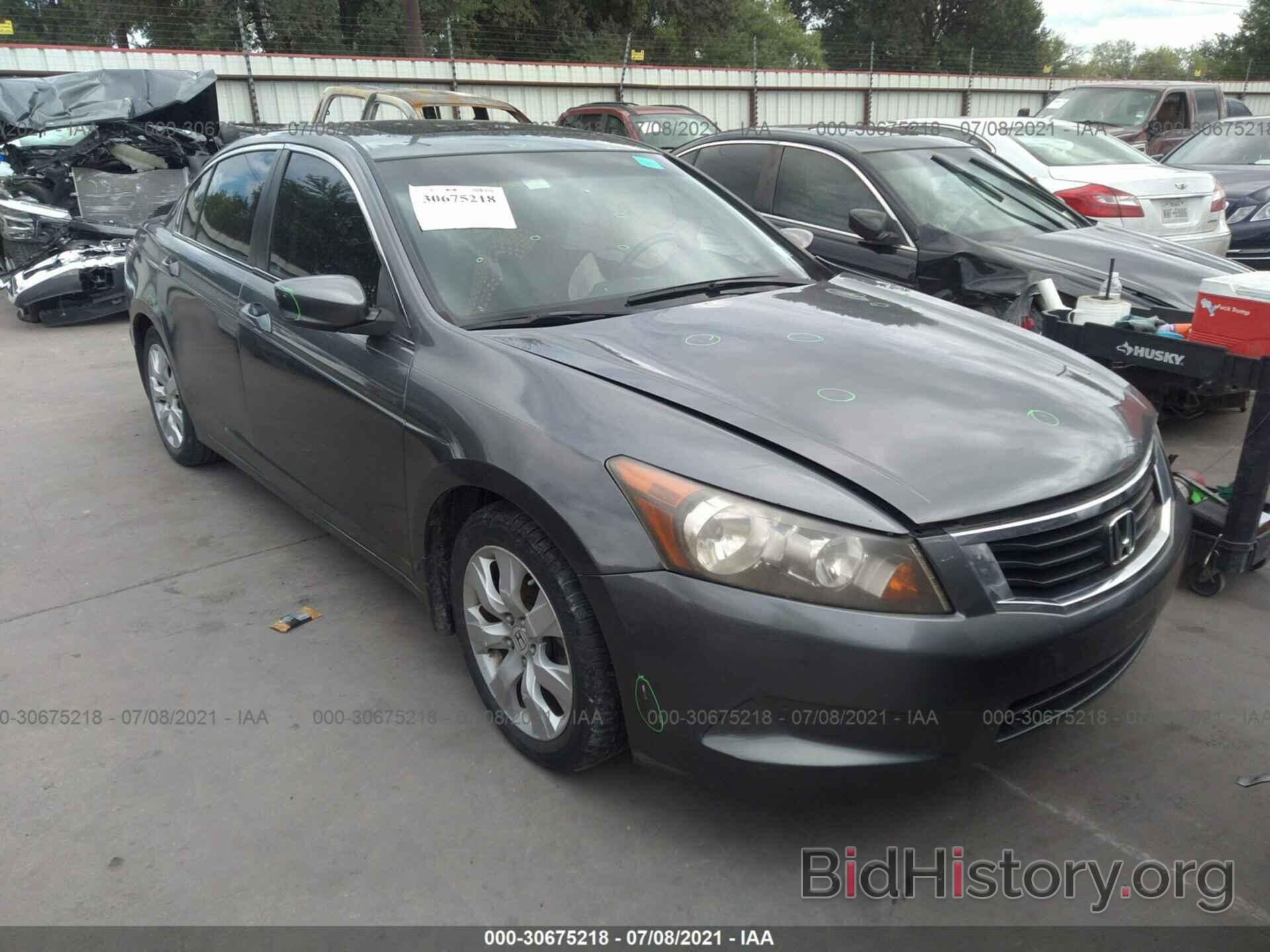 Photo 1HGCP2F86AA109688 - HONDA ACCORD SDN 2010