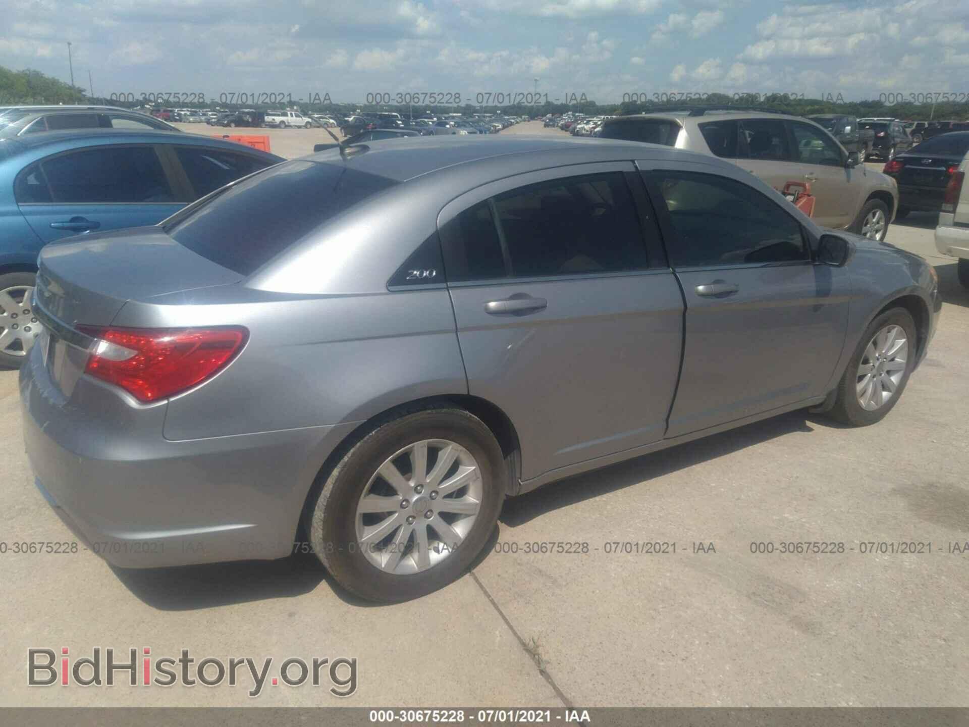 2013 CHRYSLER 200 - VIN: 1C3CCBBG3DN558156 - Фото 4