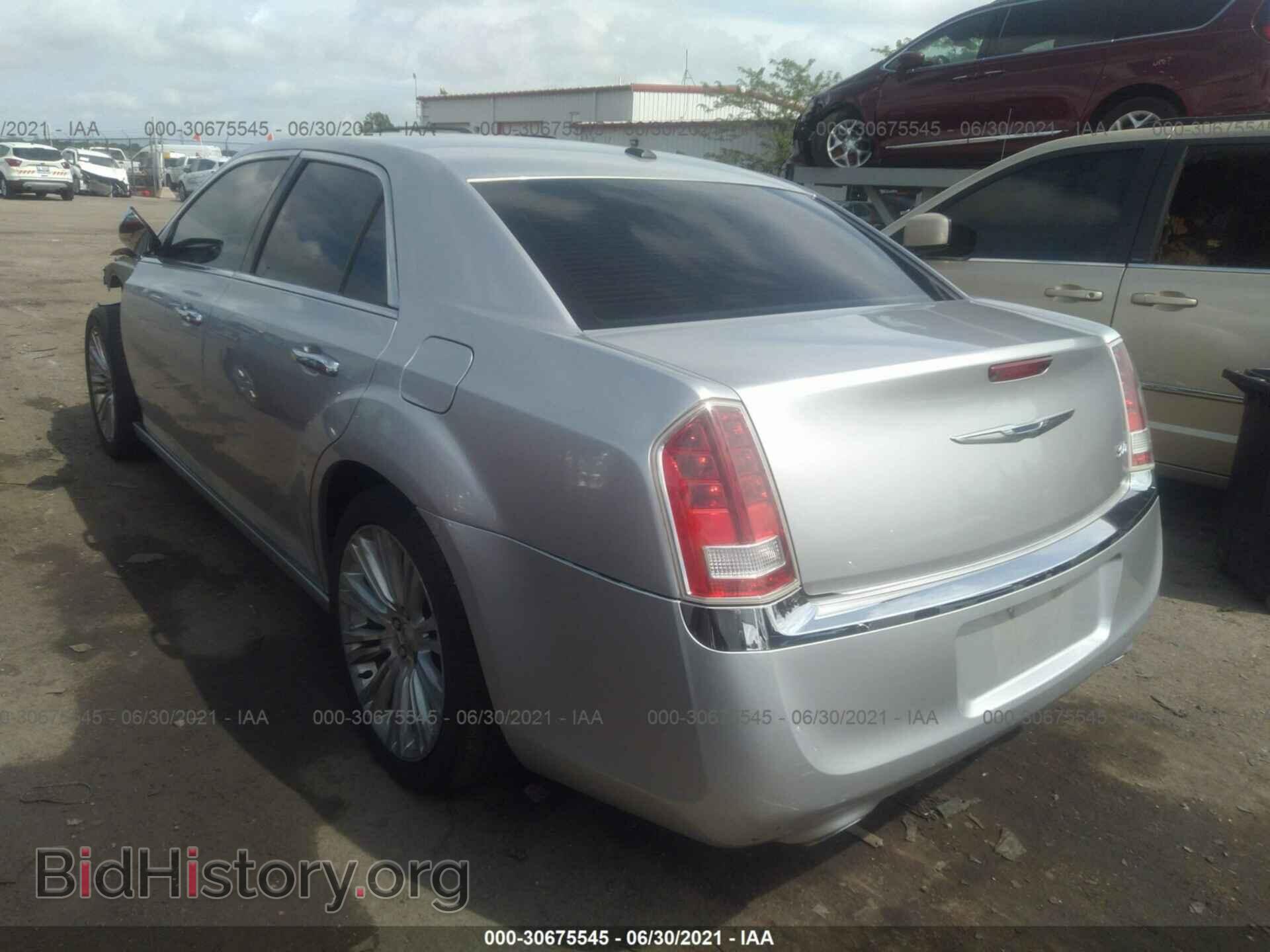 2011 CHRYSLER 300 - VIN: 2C3CA5CG6BH614523 - Фото 3