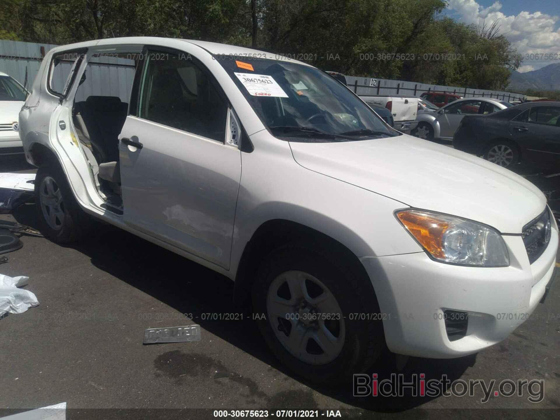 Photo 2T3BF4DVXBW135909 - TOYOTA RAV4 2011