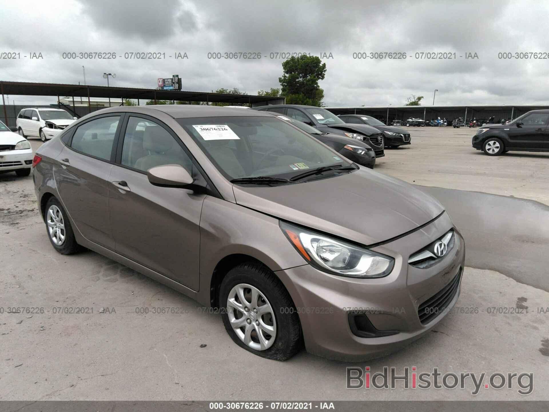 Фотография KMHCT4AE5DU404105 - HYUNDAI ACCENT 2013