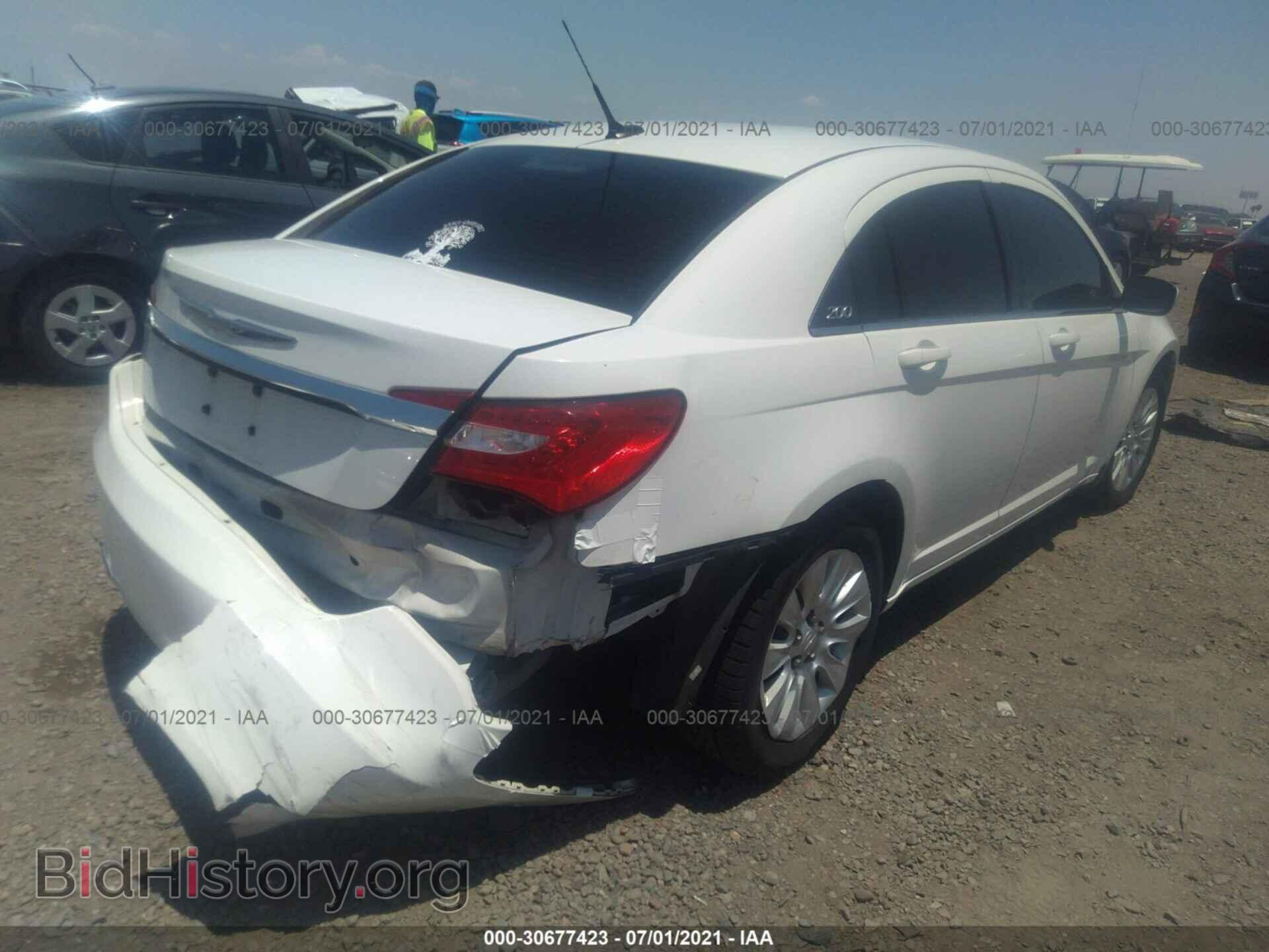 2011 CHRYSLER 200 - VIN: 1C3BC4FB2BN521604 - Фото 4
