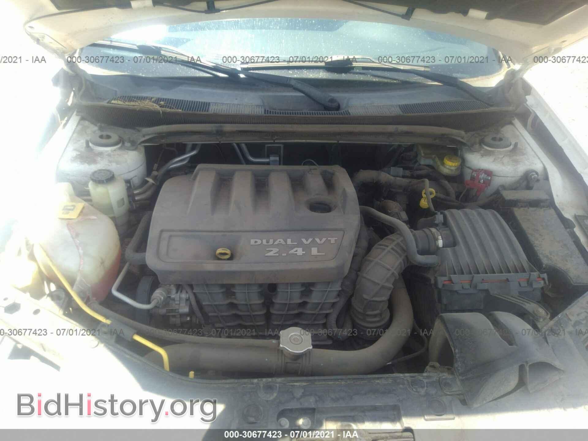 2011 CHRYSLER 200 - VIN: 1C3BC4FB2BN521604 - Фото 10