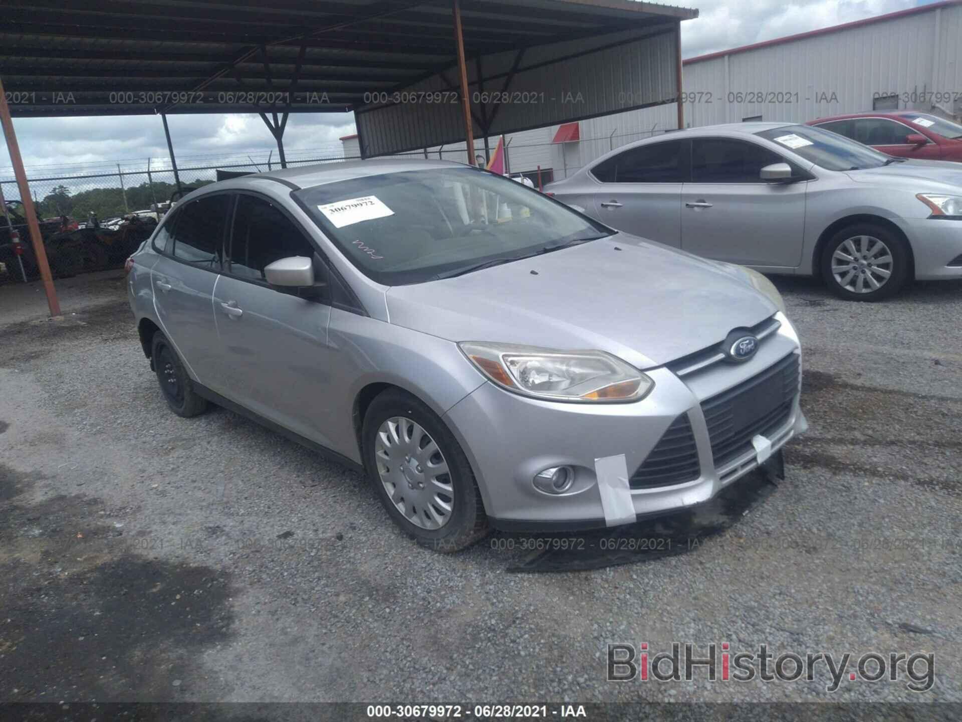 Photo 1FAHP3F28CL263595 - FORD FOCUS 2012