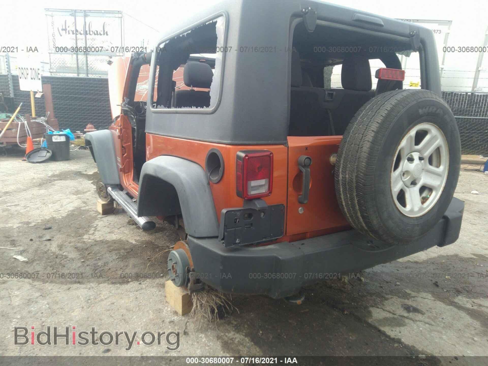 2011 JEEP WRANGLER - VIN: 1J4AA2D12BL610963 - Фото 3