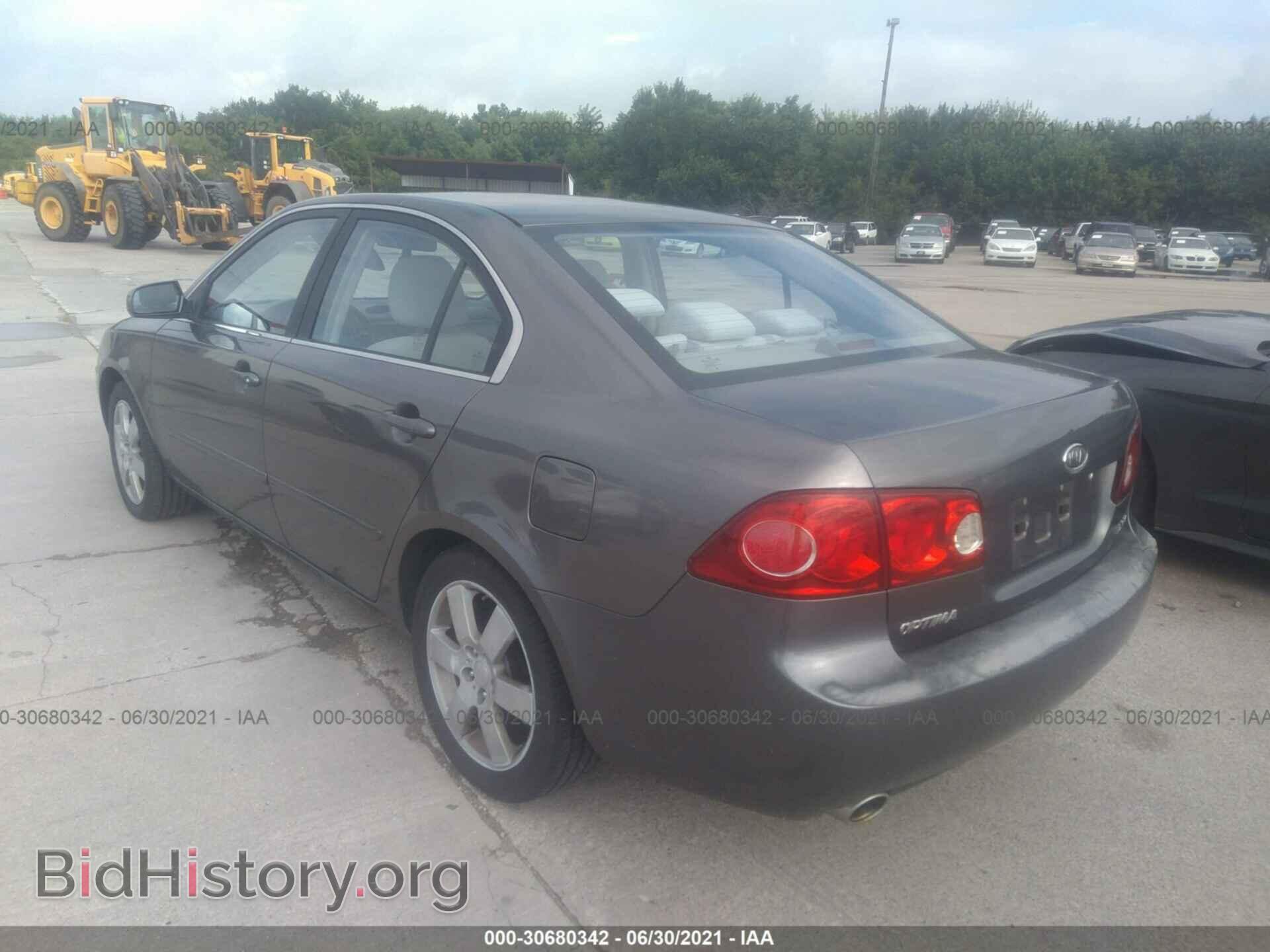 2006 KIA OPTIMA - VIN: KNAGE124065025737 - Фото 3
