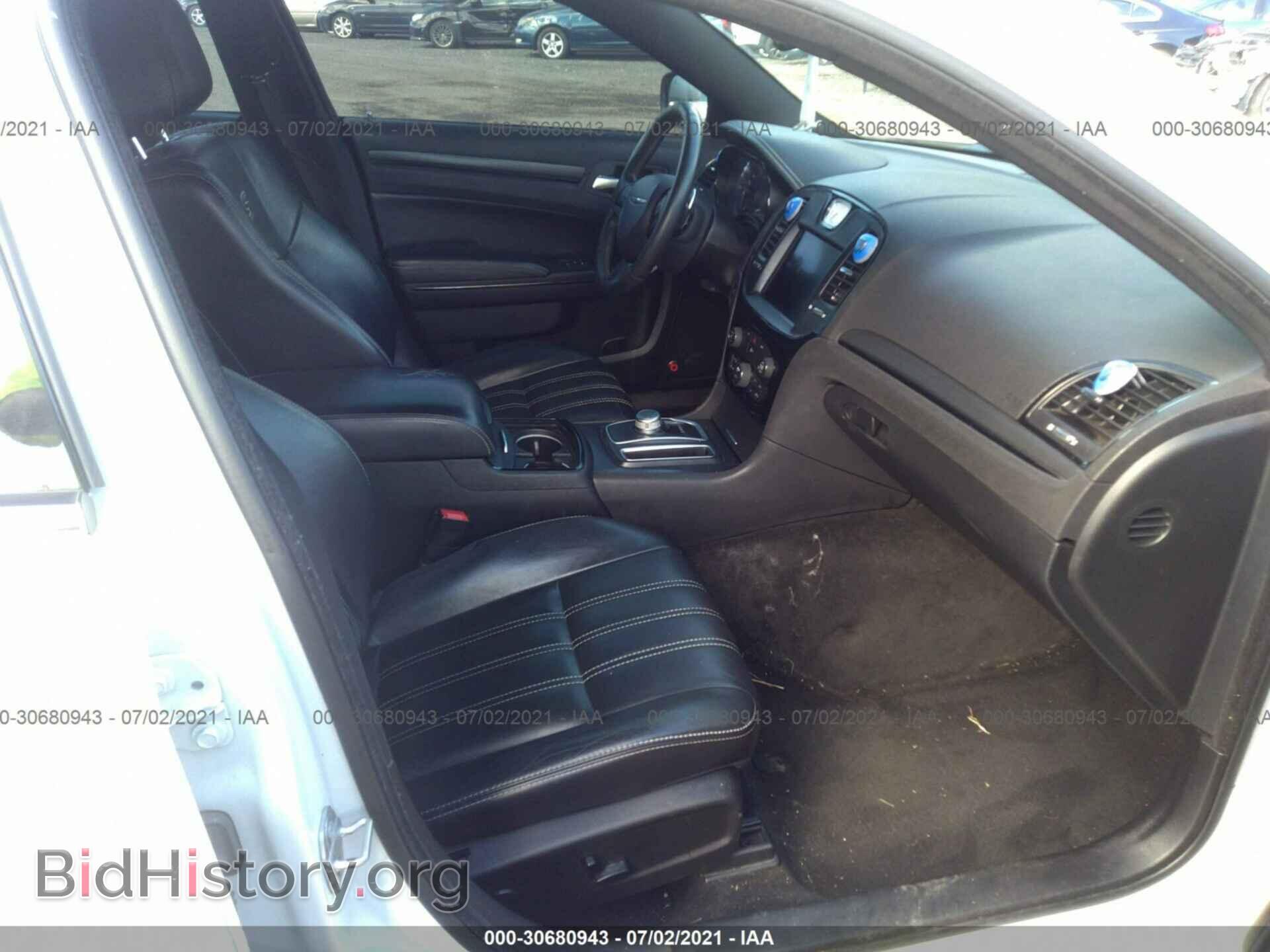 2016 CHRYSLER 300 - VIN: 2C3CCAGG9GH182840 - Фото 5