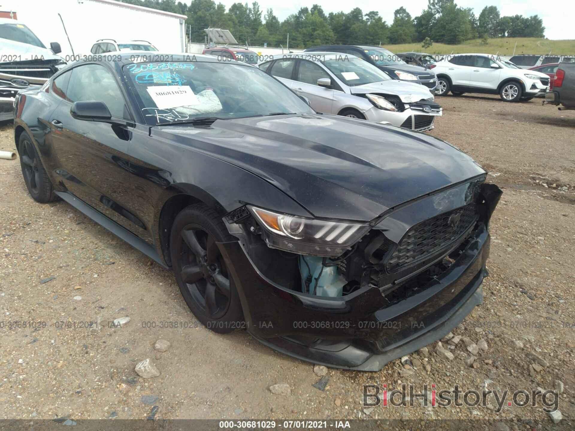 Photo 1FA6P8AM0F5301083 - FORD MUSTANG 2015