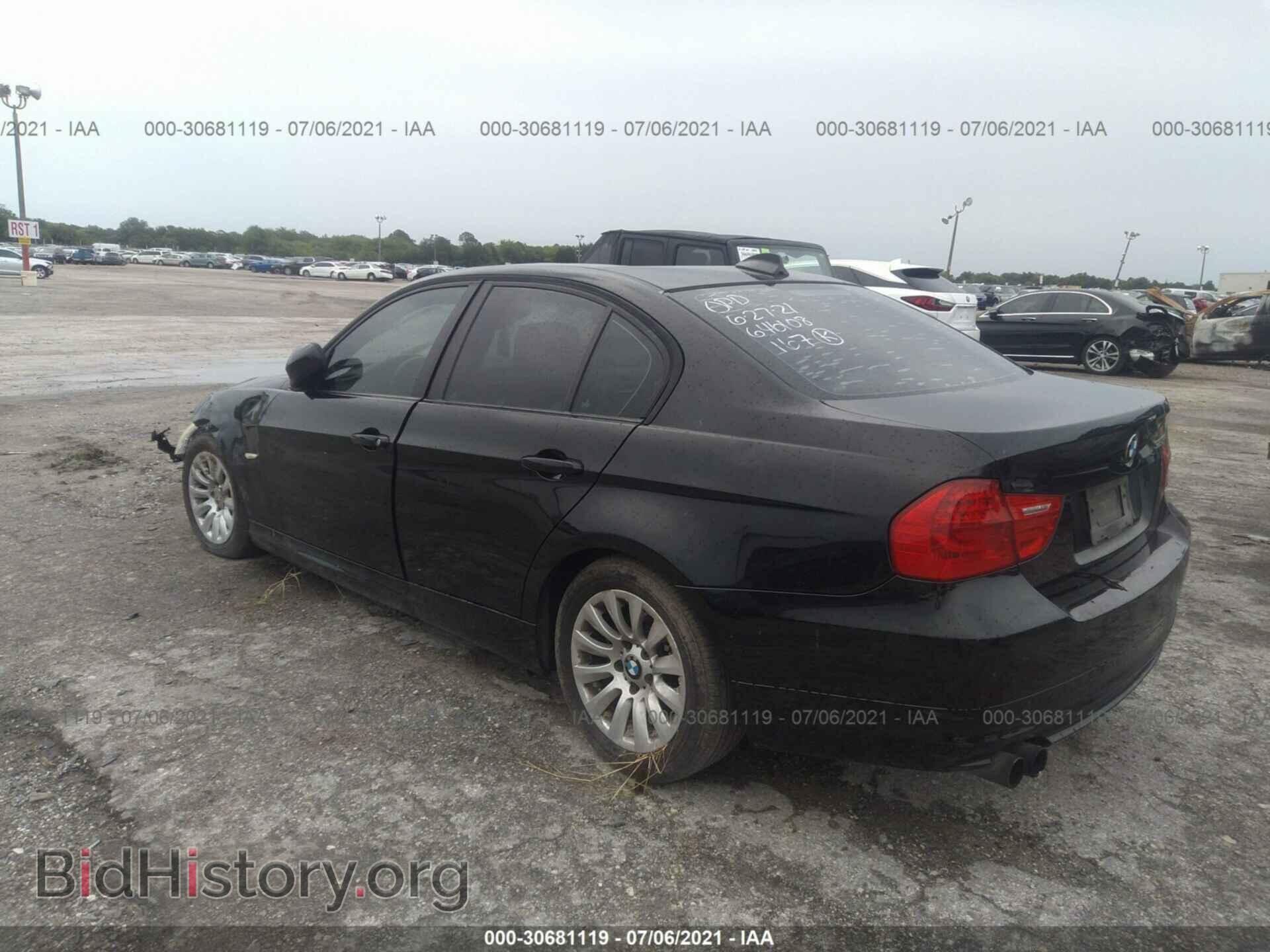 2009 BMW 3 SERIES - VIN: WBAPH77579NL82204 - Фото 3