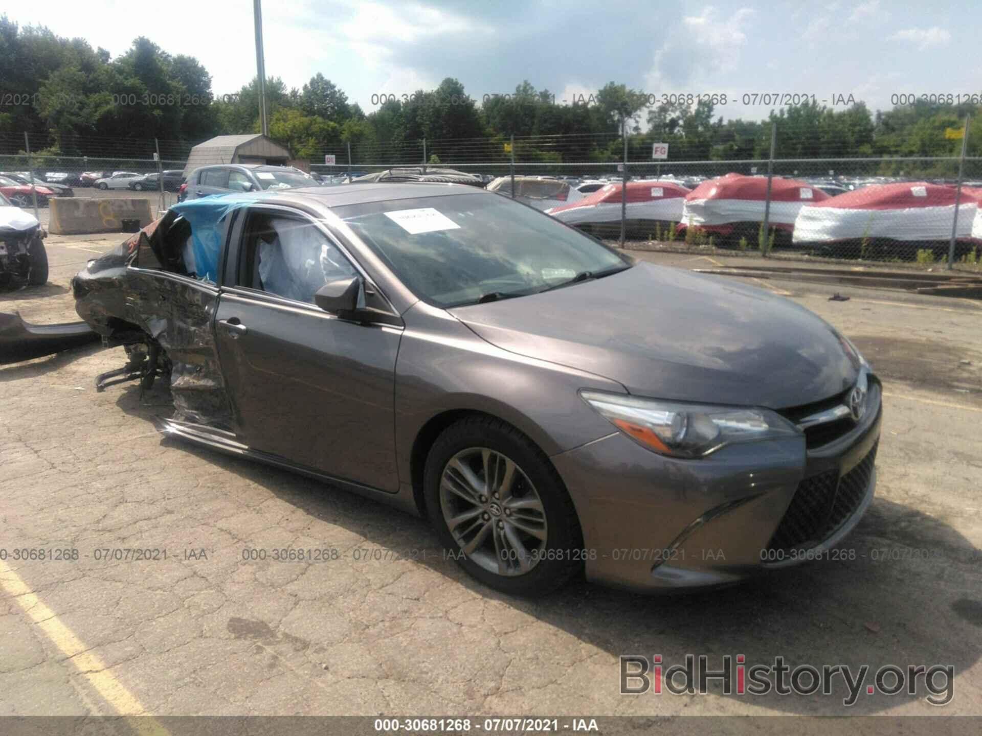 Photo 4T1BF1FK0HU769751 - TOYOTA CAMRY 2017