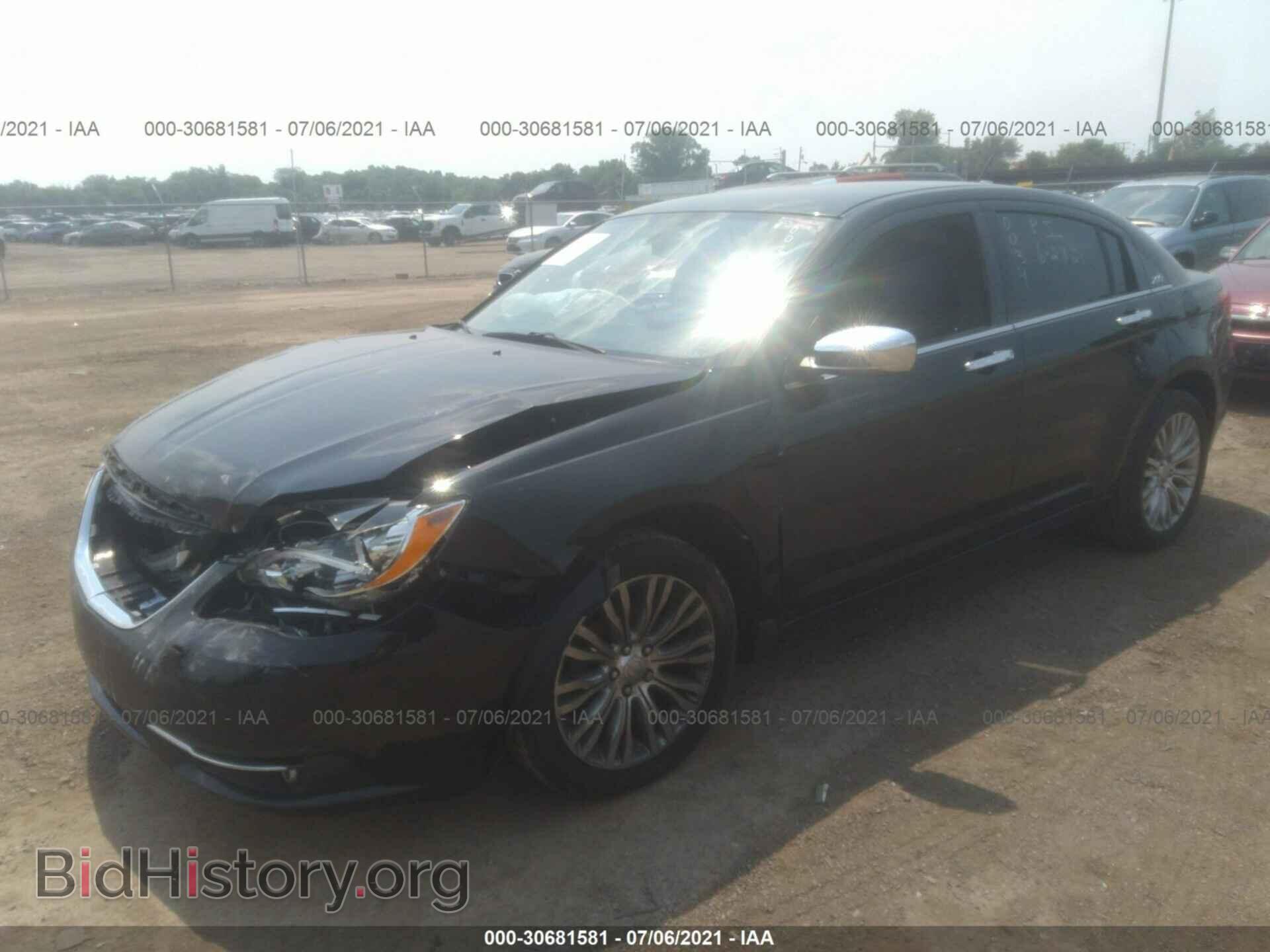 2012 CHRYSLER 200 - VIN: 1C3CCBCB9CN330034 - Фото 2