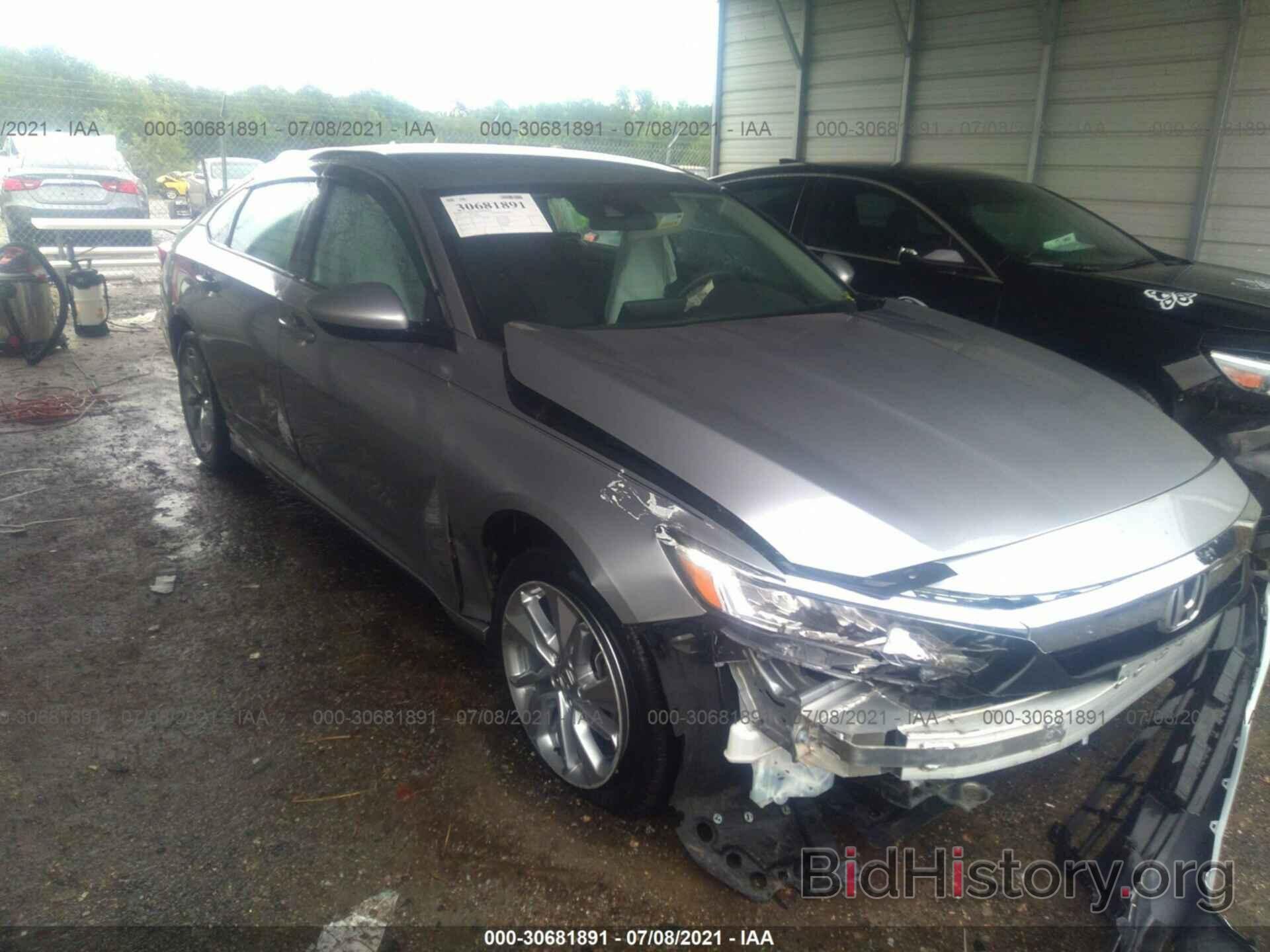 Photo 1HGCV1F1XJA064841 - HONDA ACCORD SEDAN 2018