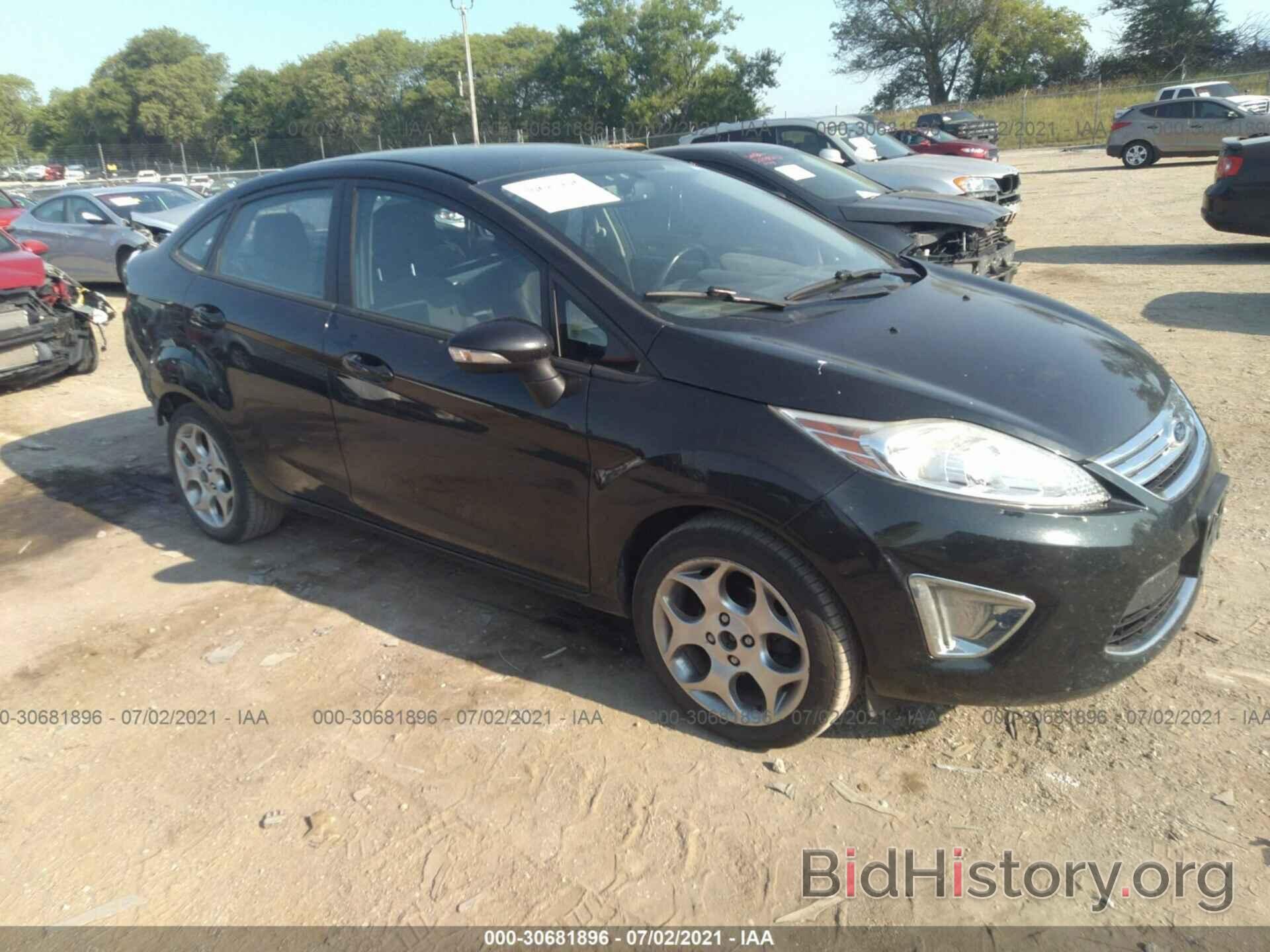 Photo 3FADP4CJ2BM203325 - FORD FIESTA 2011