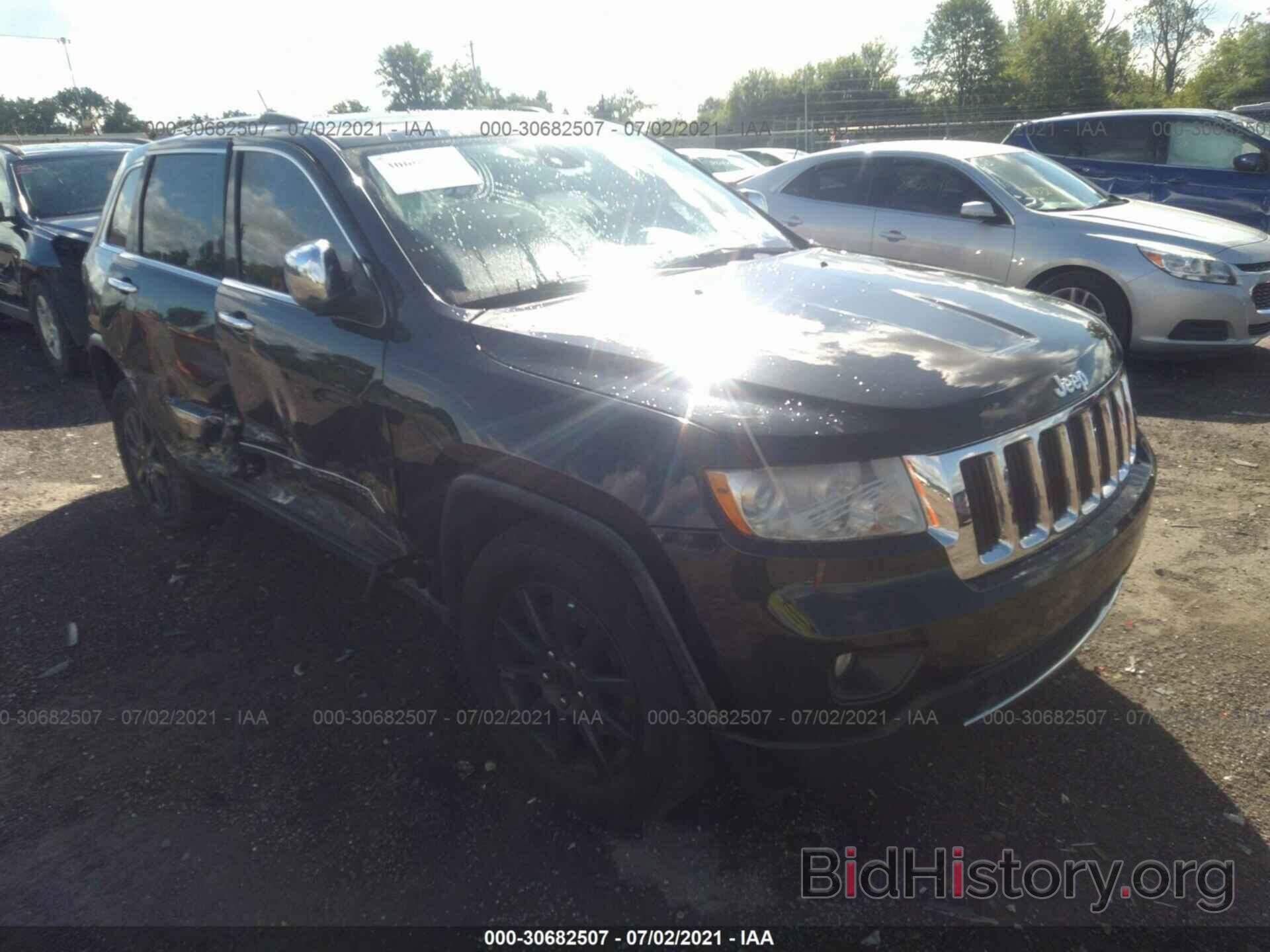 Photo 1J4RR5GT2BC670509 - JEEP GRAND CHEROKEE 2011