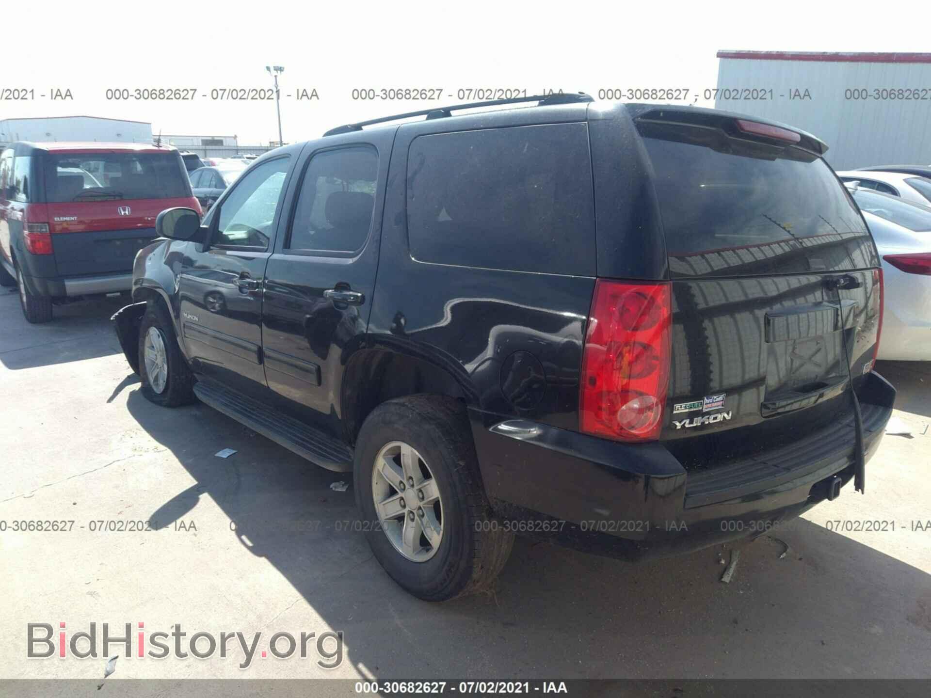 2011 GMC YUKON - VIN: 1GKS1AE02BR213054 - Photo 3