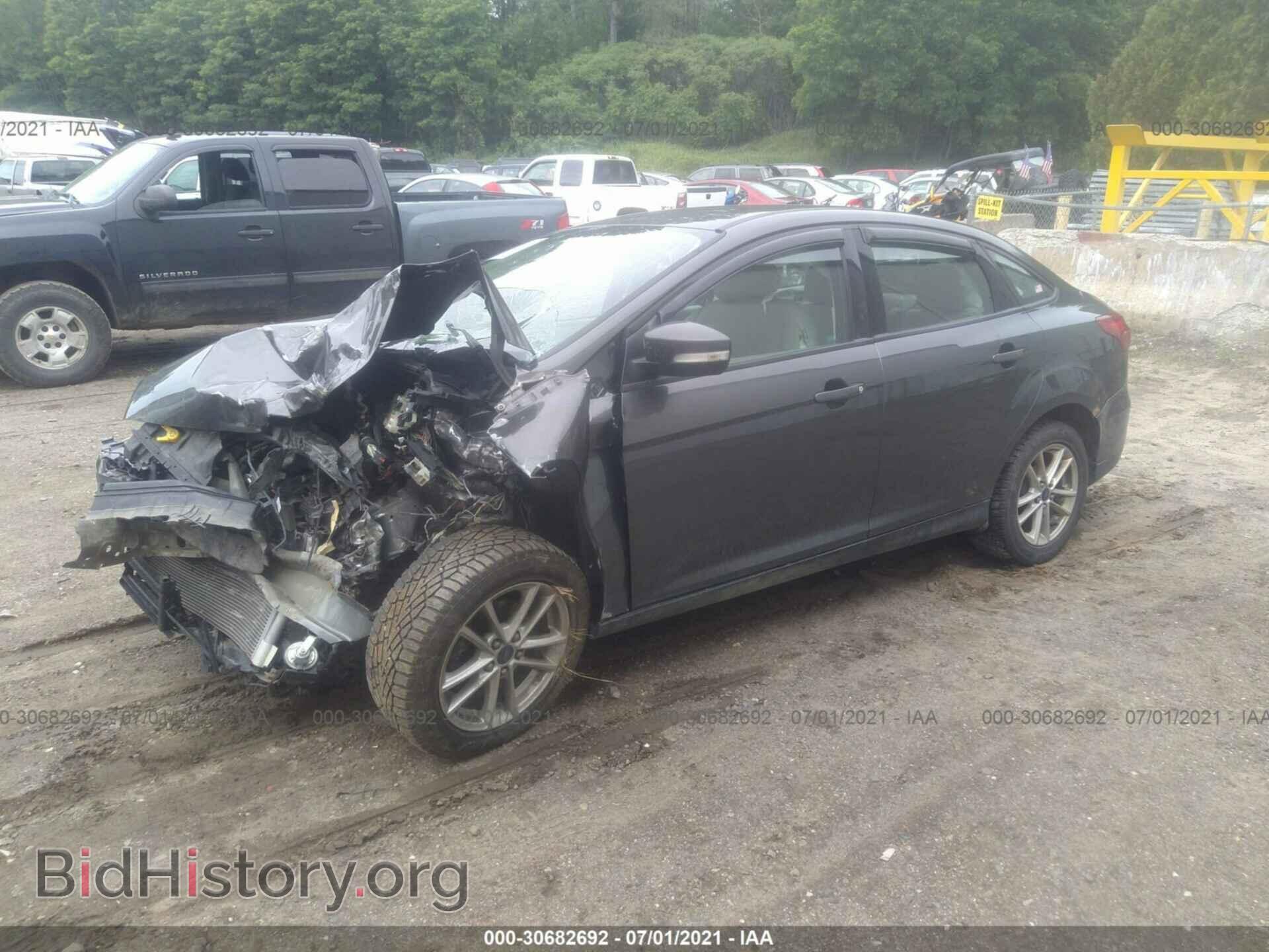 2016 FORD FOCUS - VIN: 1FADP3F2XGL247936 - Фото 2