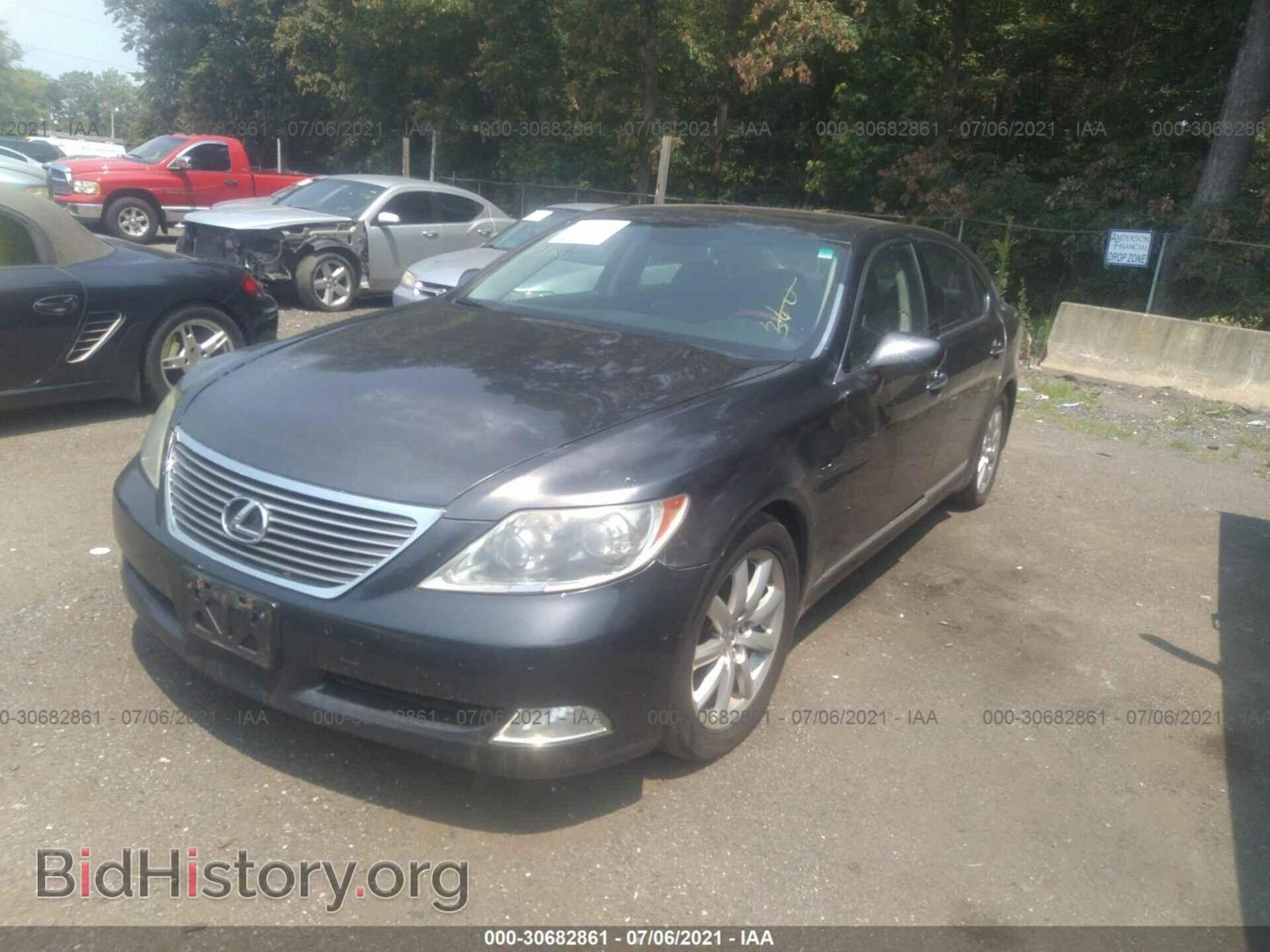 2007 LEXUS LS 460 - VIN: JTHGL46F975002396 - Фото 2