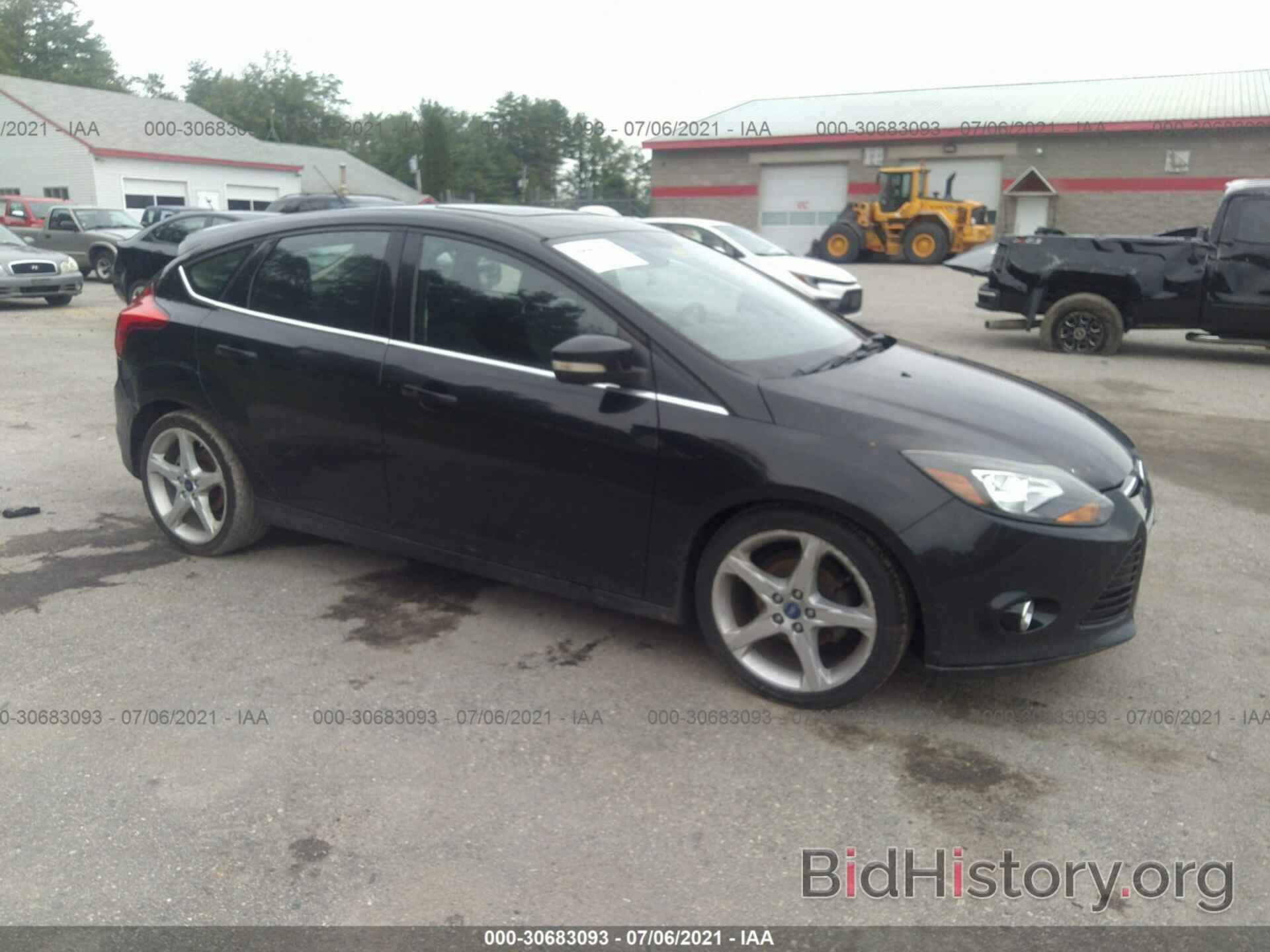 Photo 1FAHP3N27CL306549 - FORD FOCUS 2012