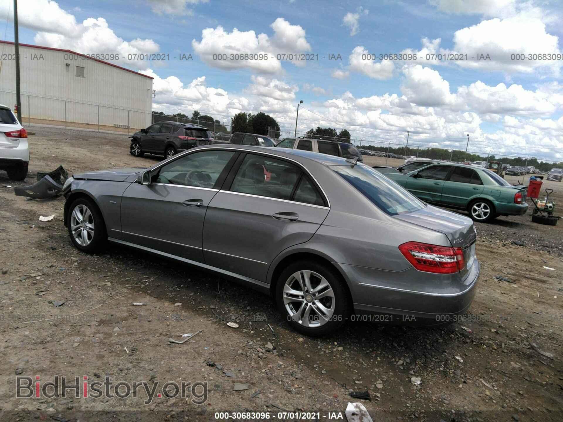 2011 MERCEDES-BENZ E-CLASS - VIN: WDDHF2EB7BA308177 - Фото 3