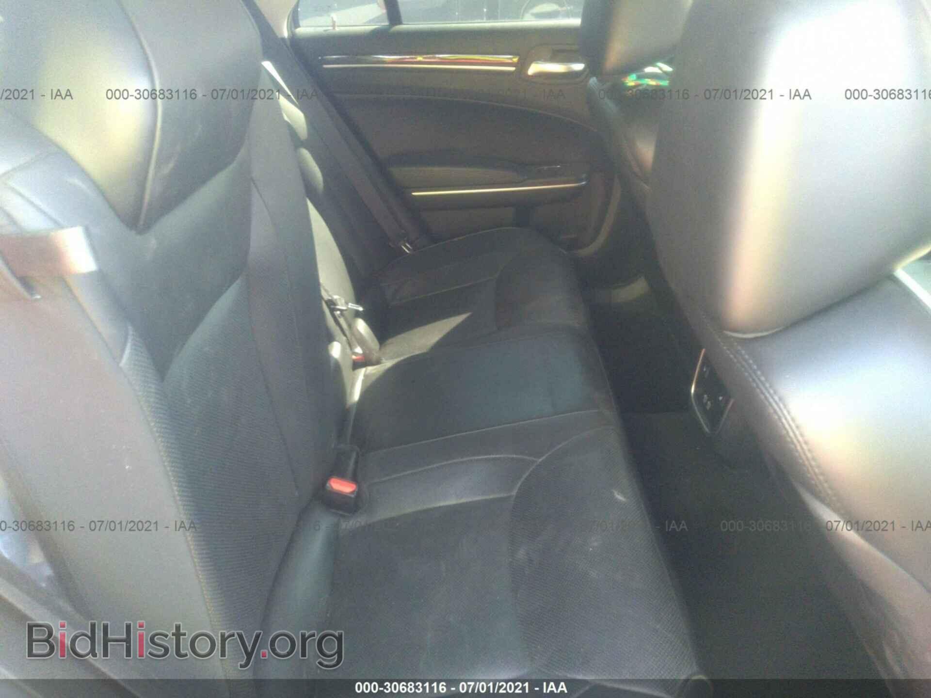 2019 CHRYSLER 300 - VIN: 2C3CCAEG3KH609666 - Фото 8