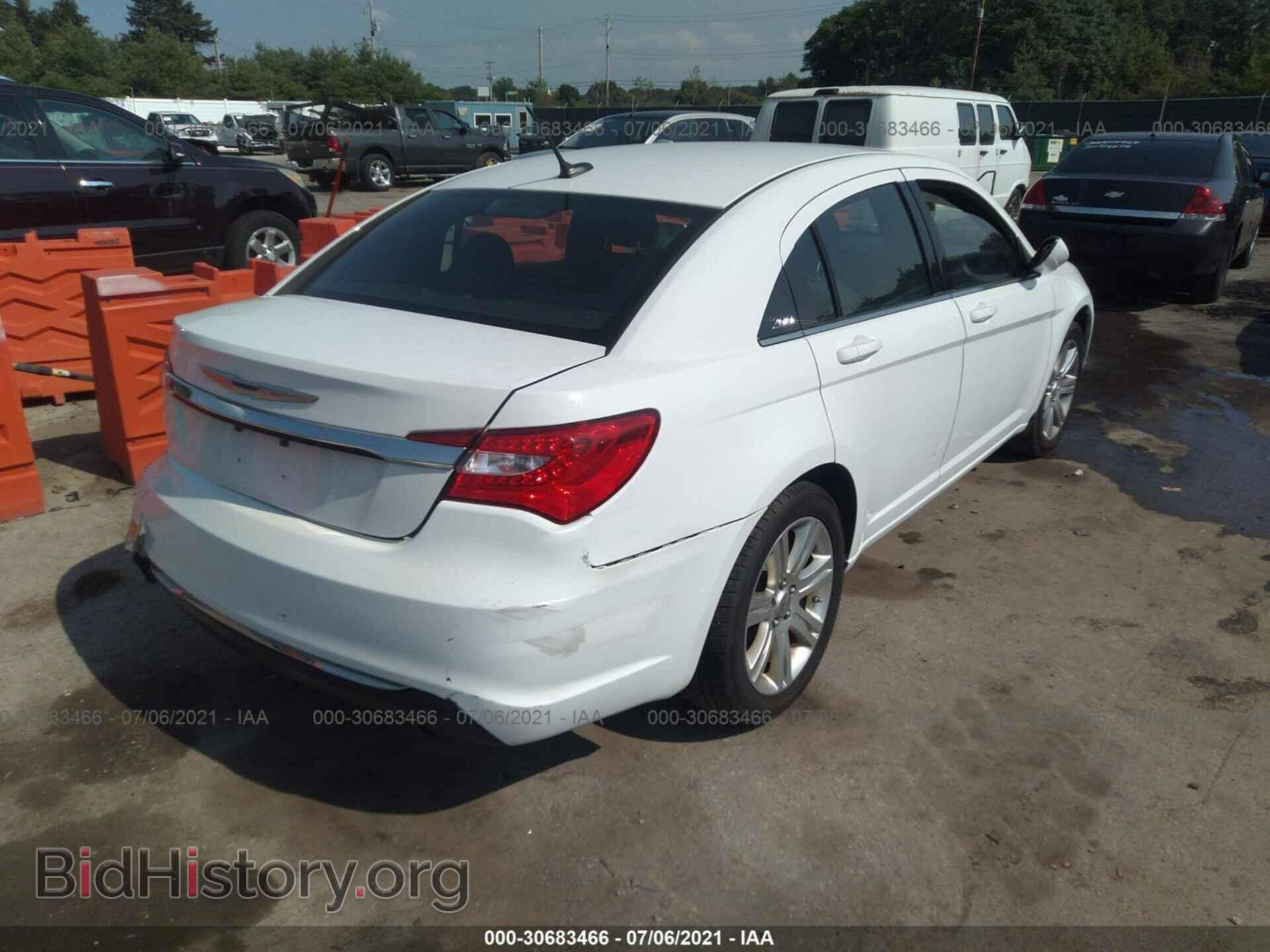 2013 CHRYSLER 200 - VIN: 1C3CCBBB6DN515645 - Photo 4