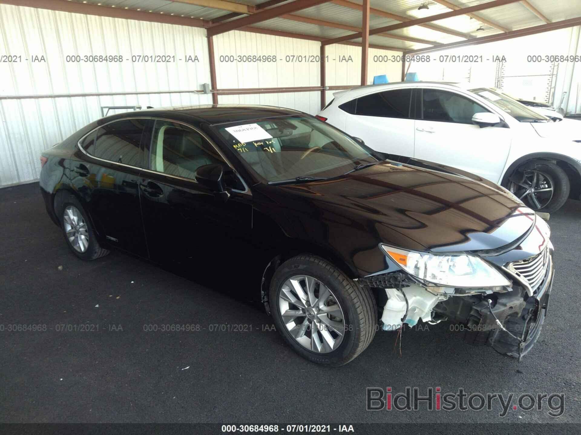 Photo JTHBW1GG3F2078610 - LEXUS ES 300H 2015