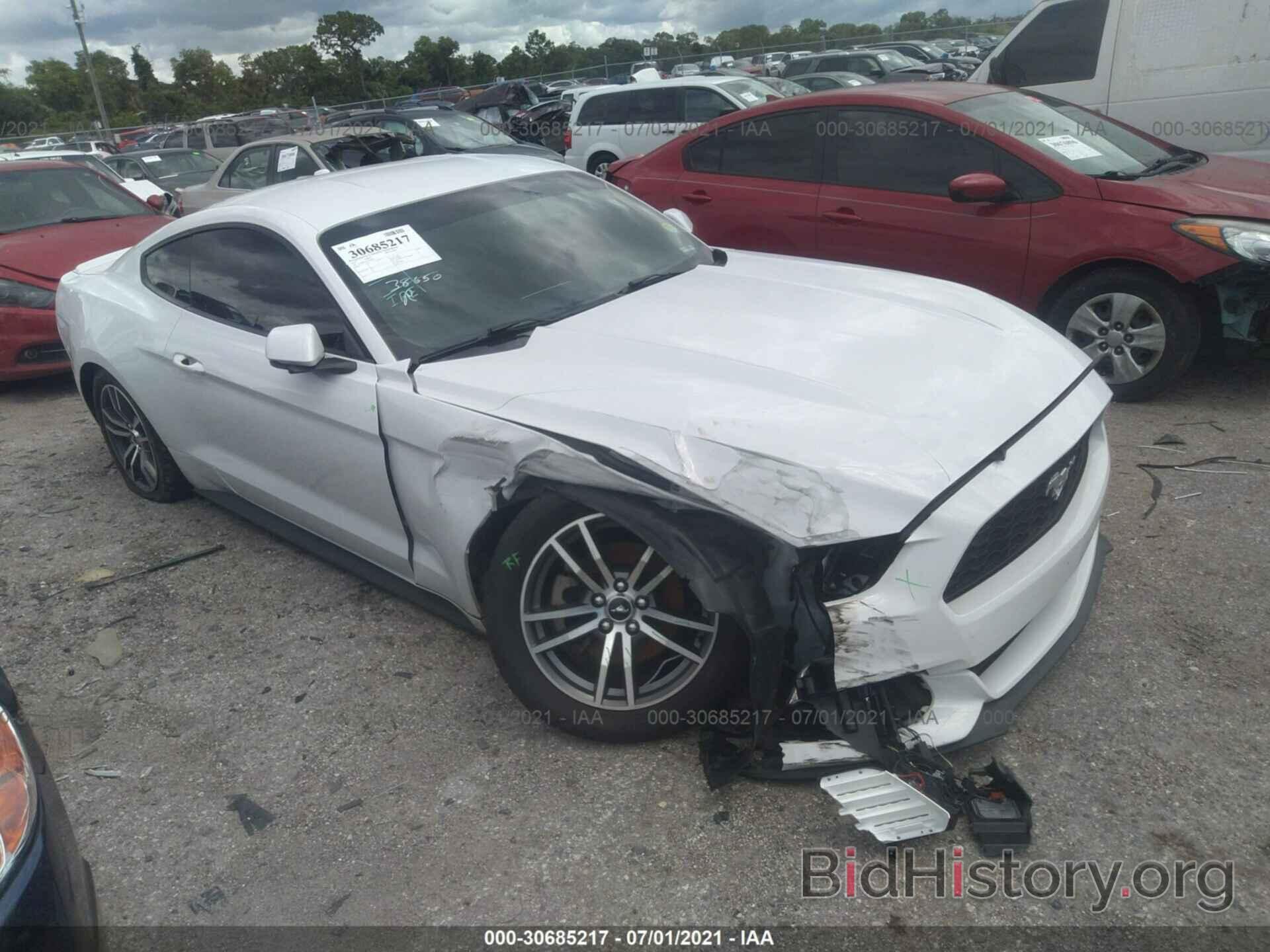 Photo 1FA6P8TH1F5380621 - FORD MUSTANG 2015