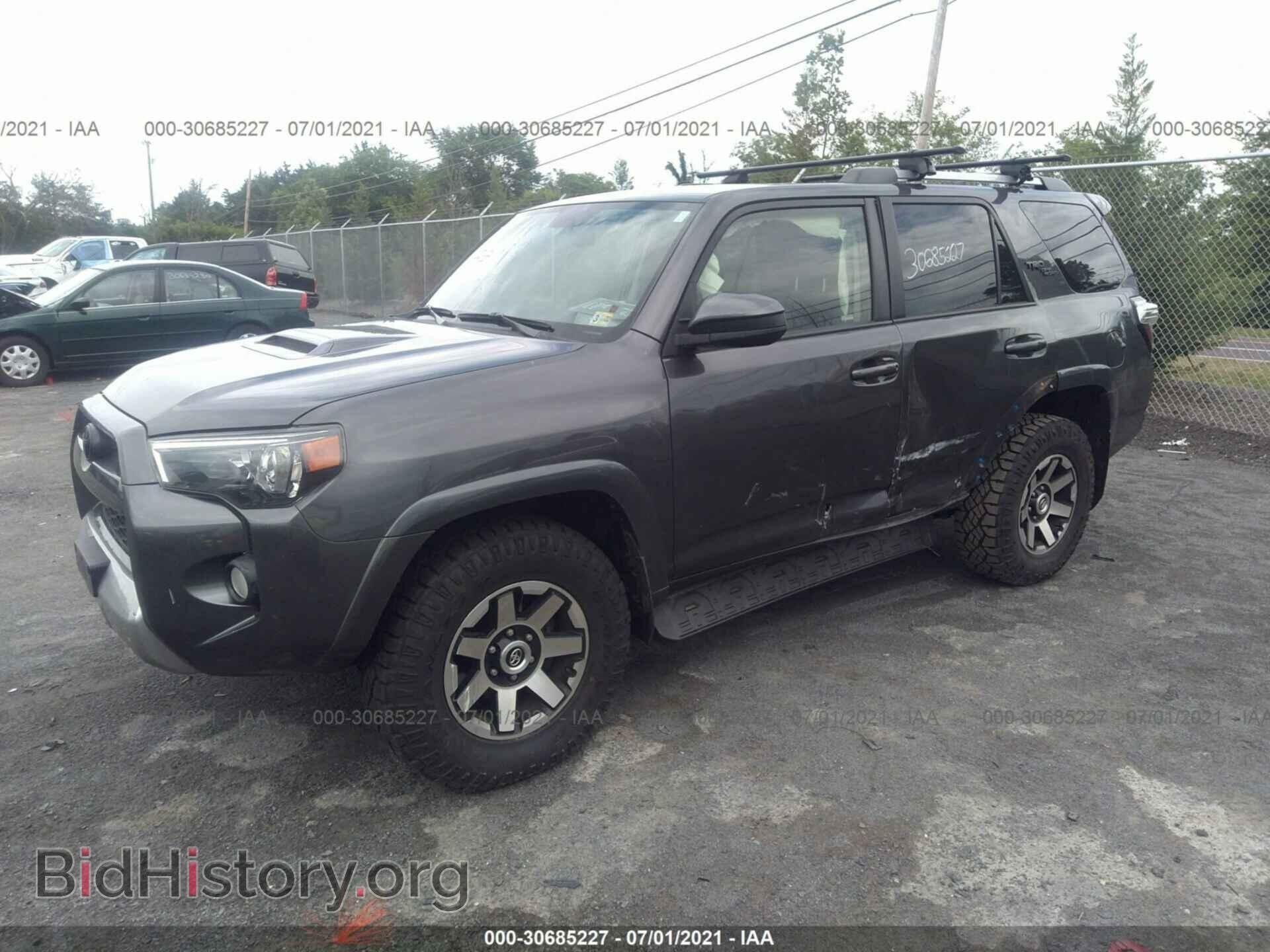 2018 TOYOTA 4RUNNER - VIN: JTEBU5JR2J5494594 - Фото 2