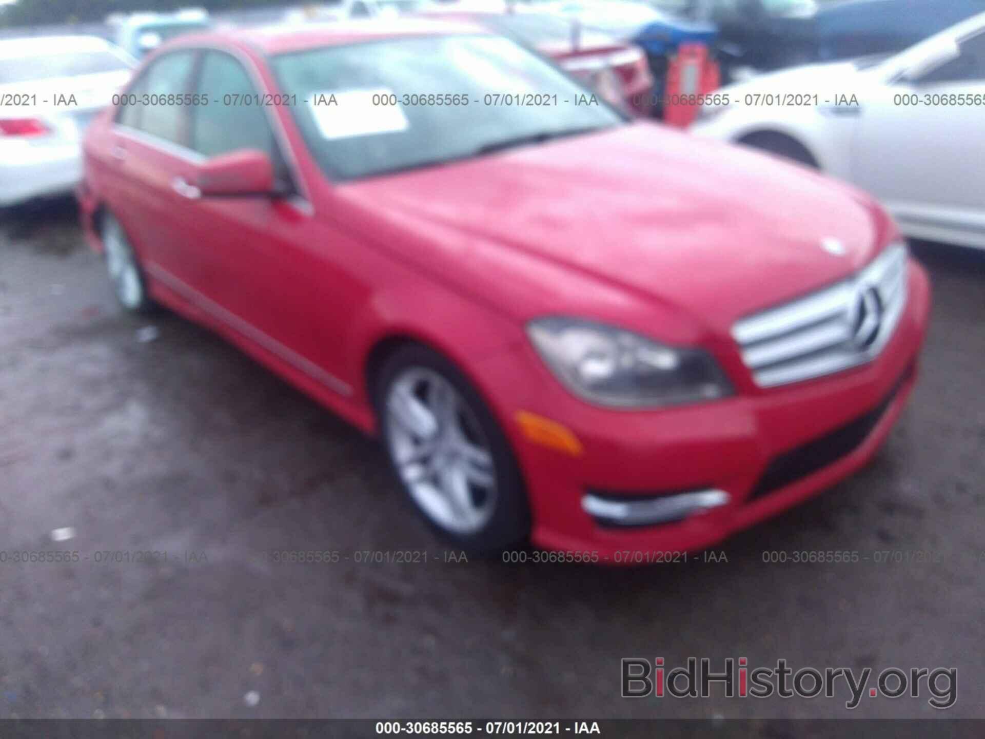 Photo WDDGF4HB8DR298007 - MERCEDES-BENZ C-CLASS 2013