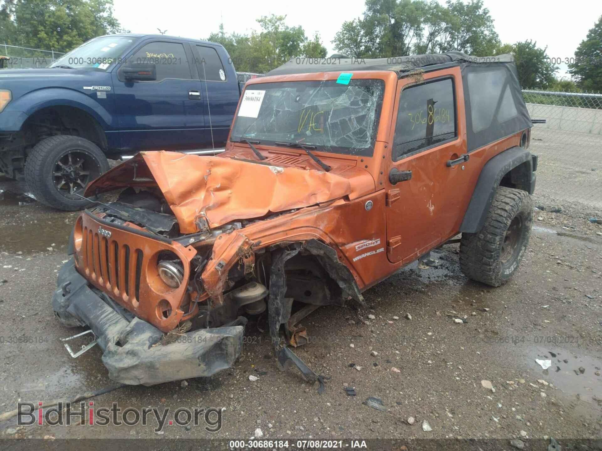 2011 JEEP WRANGLER - VIN: 1J4AA2D16BL618385 - Фото 2