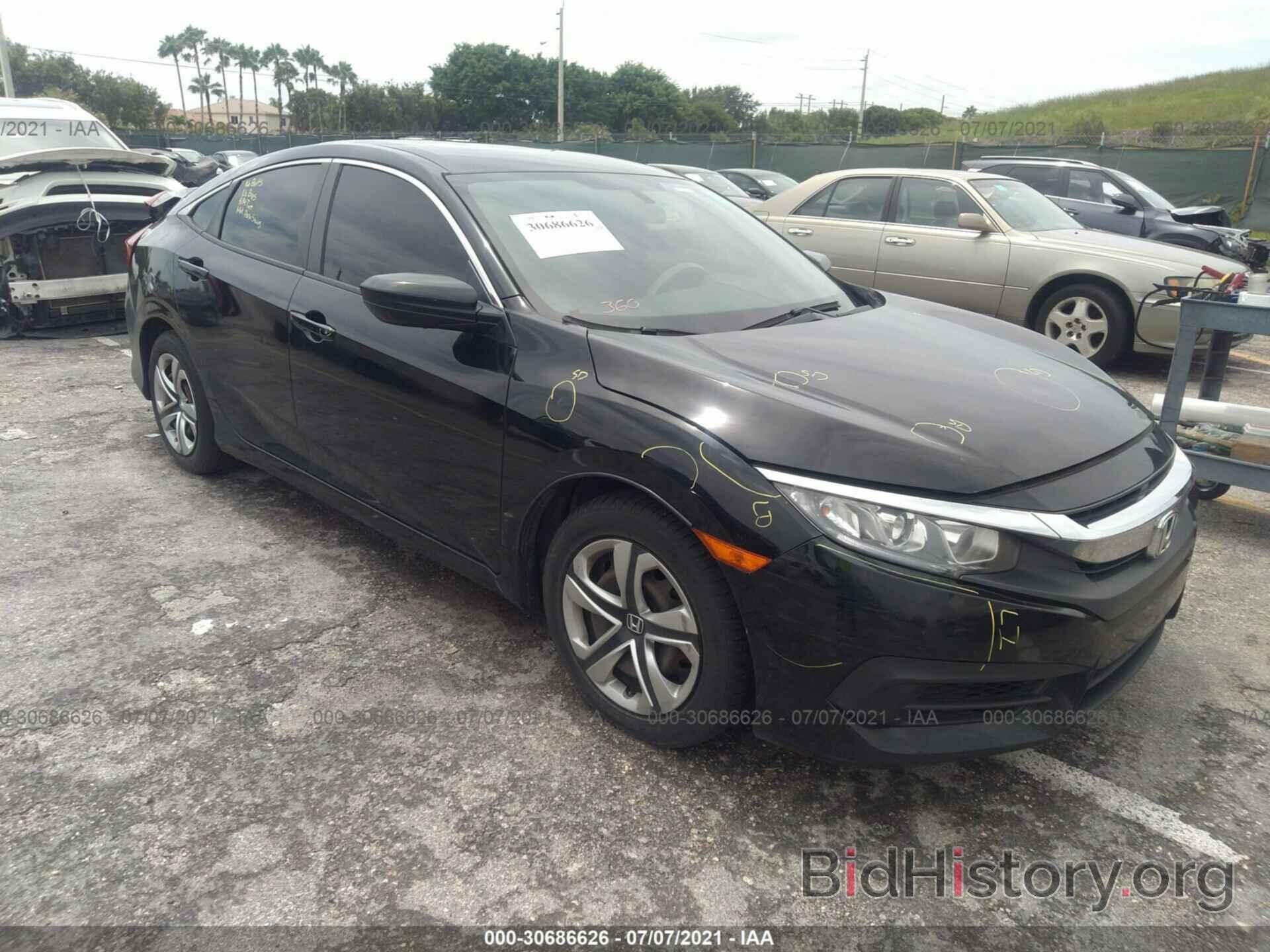 Photo 19XFC2F56HE000801 - HONDA CIVIC SEDAN 2017