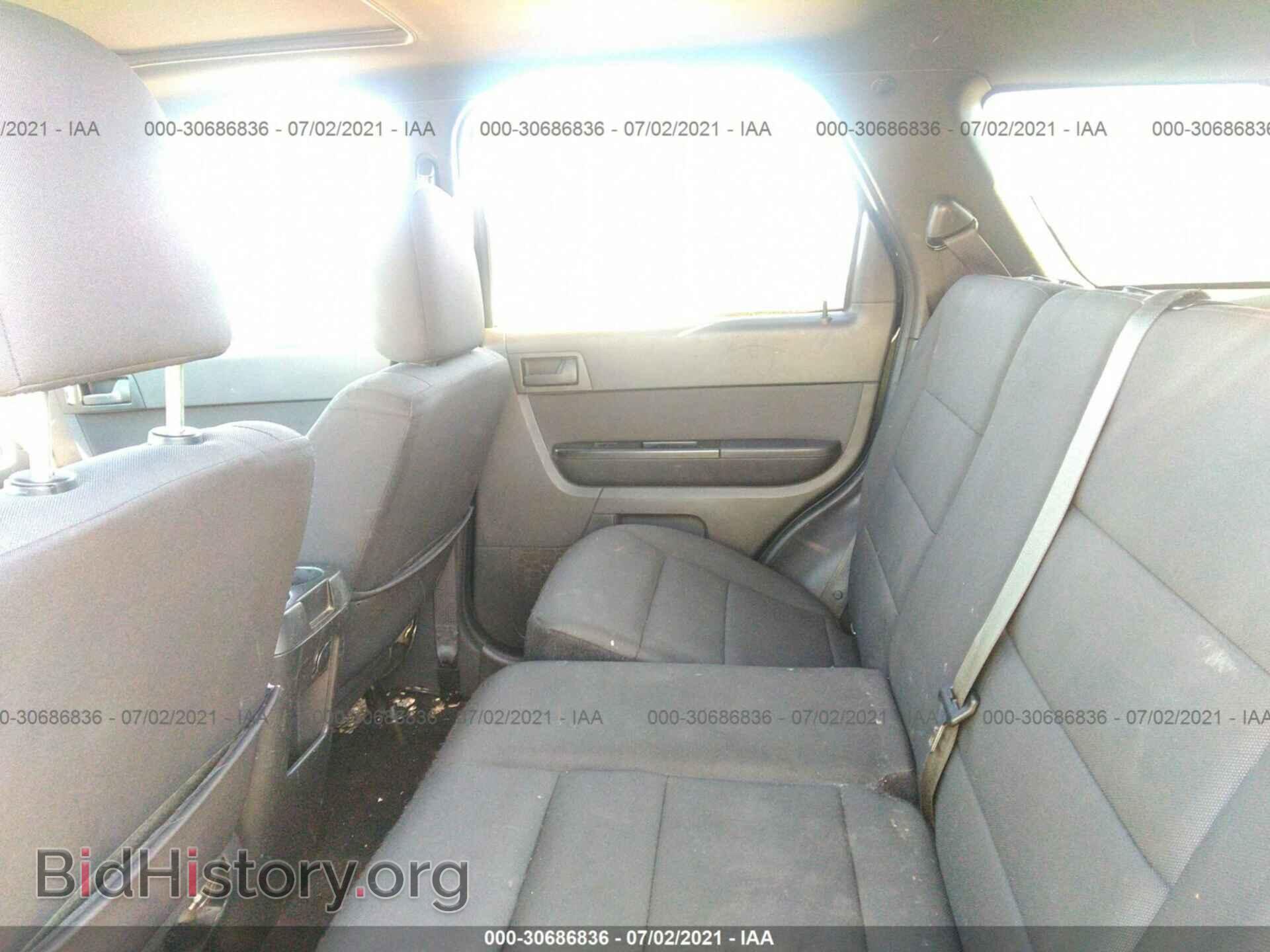 2011 FORD ESCAPE - VIN: 1FMCU0DG4BKB30181 - Фото 8