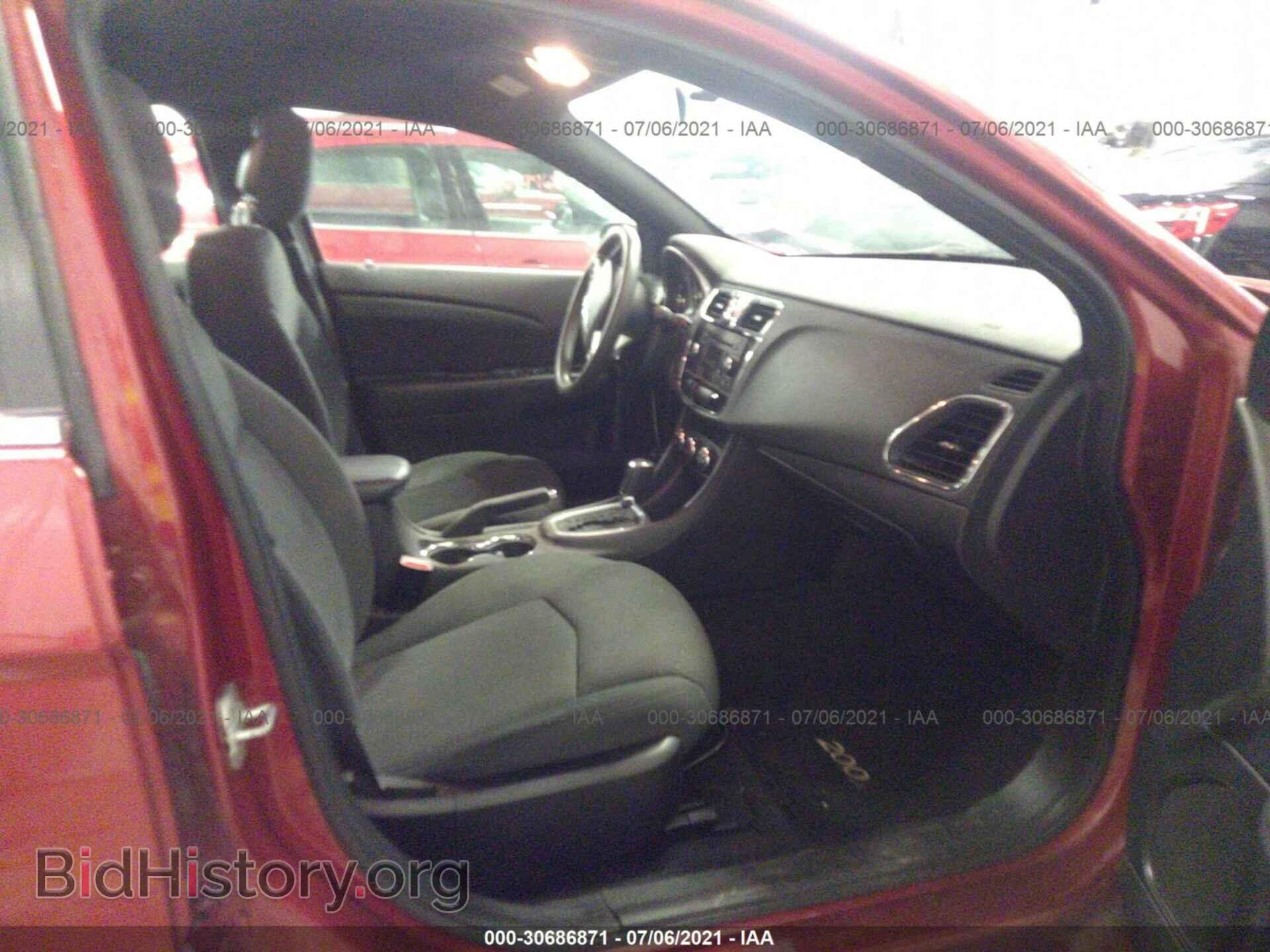 2012 CHRYSLER 200 - VIN: 1C3CCBAB9CN135859 - Фото 5