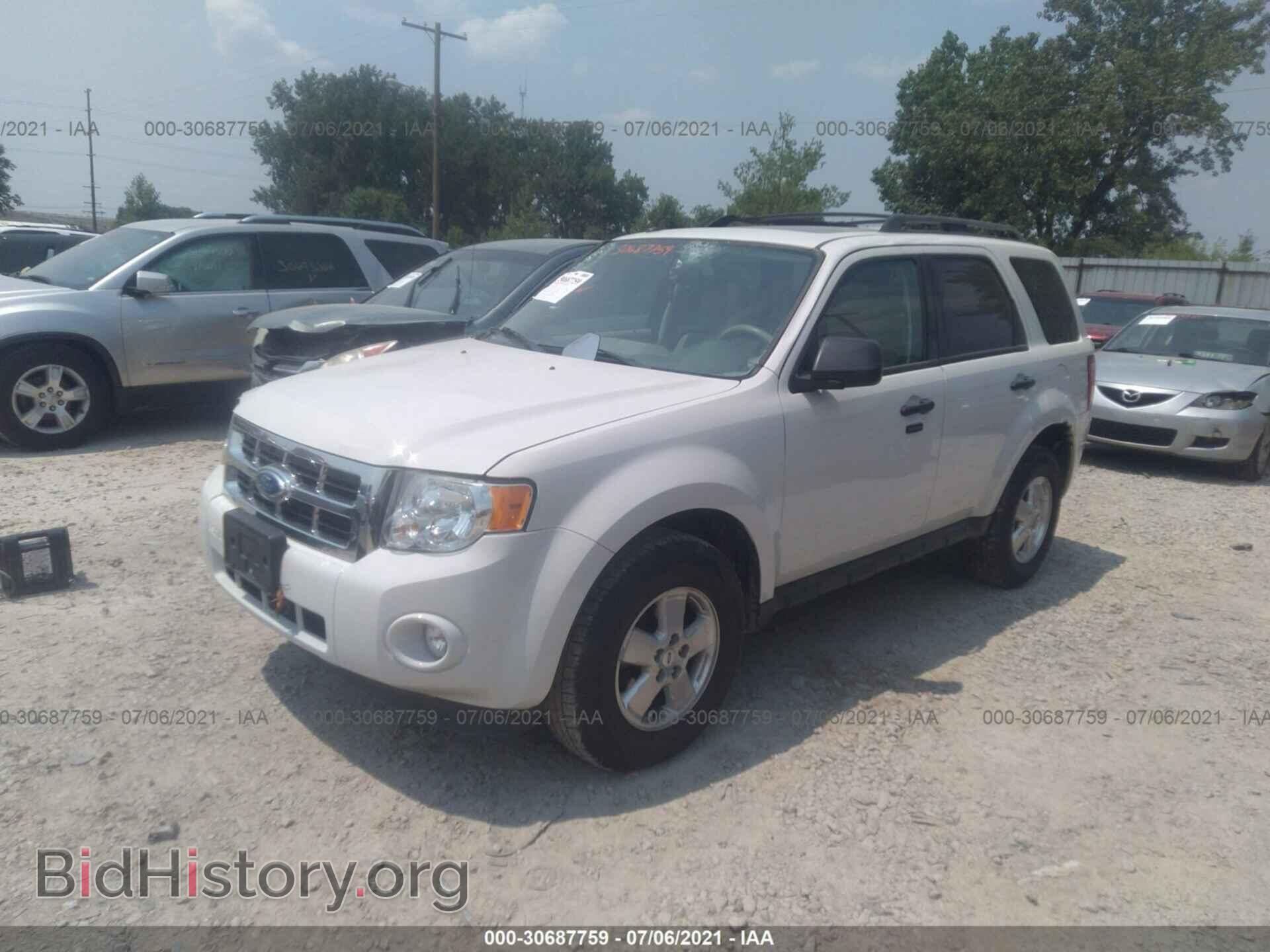 2011 FORD ESCAPE - VIN: 1FMCU9D72BKC03486 - Фото 2
