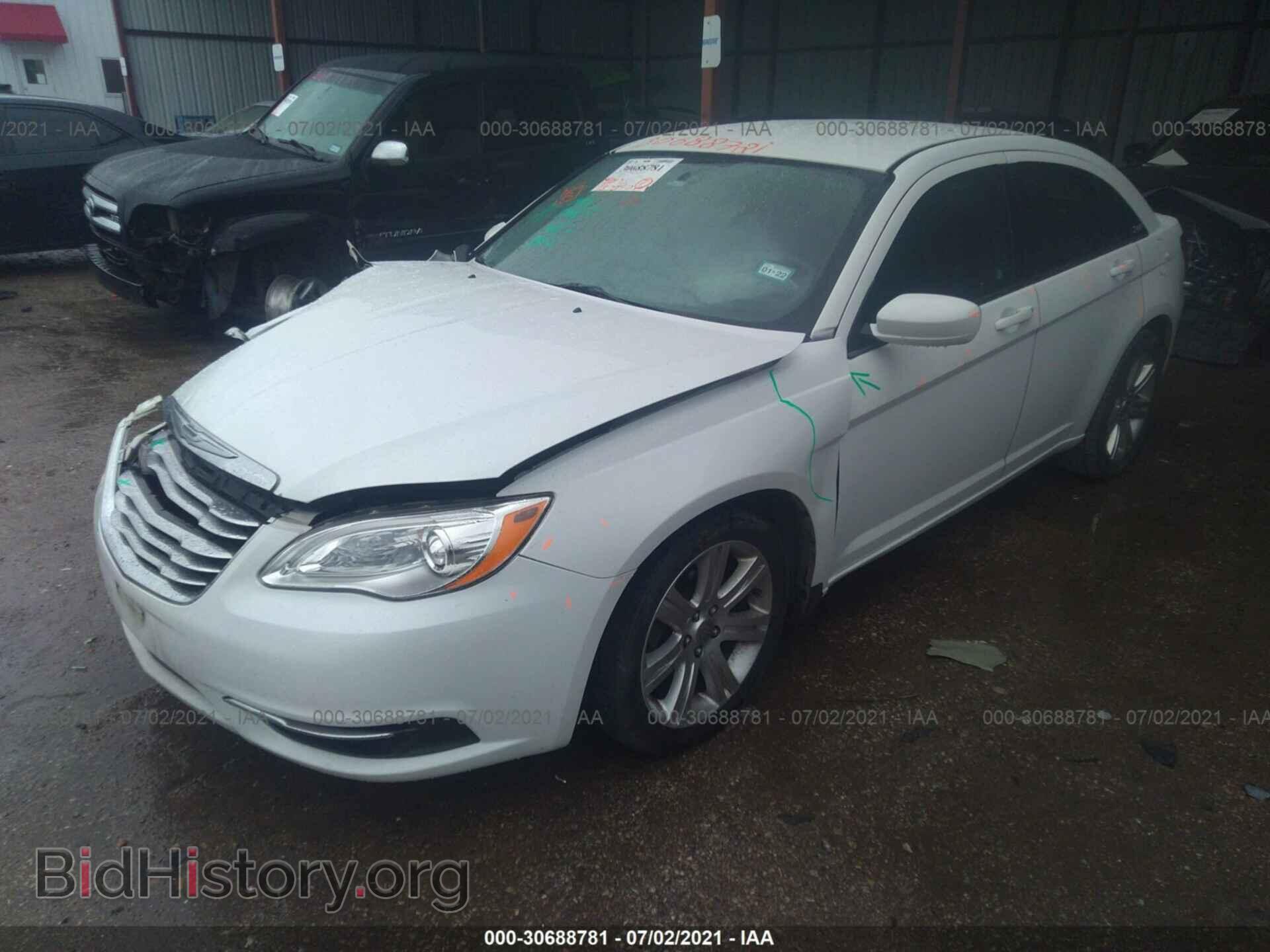 2012 CHRYSLER 200 - VIN: 1C3CCBBB7CN146485 - Фото 2