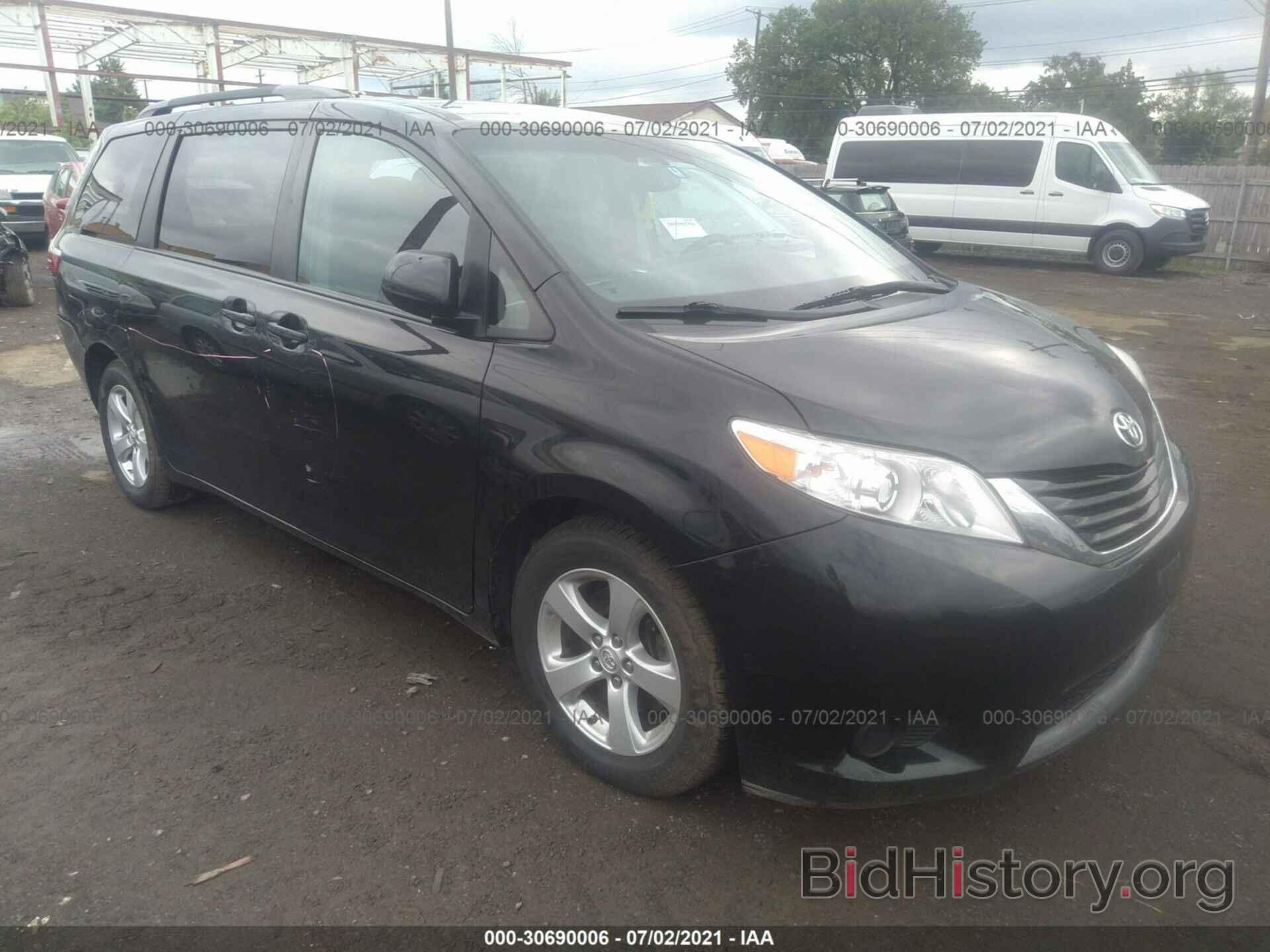 Photo 5TDKK3DC8GS748138 - TOYOTA SIENNA 2016