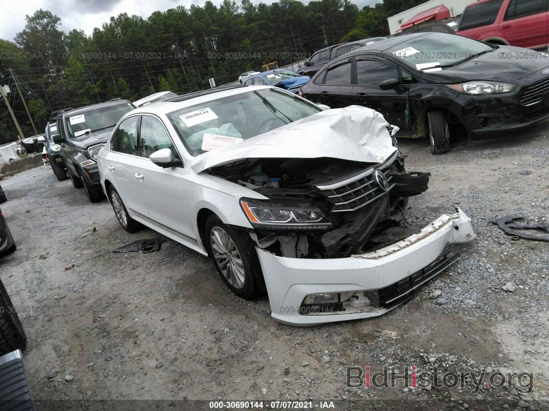 Photo 1VWBS7A30GC063528 - VOLKSWAGEN PASSAT 2016