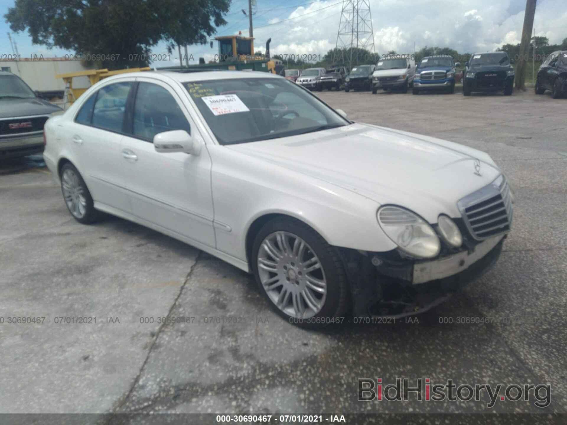 Photo WDBUF56X78B202589 - MERCEDES-BENZ E-CLASS 2008