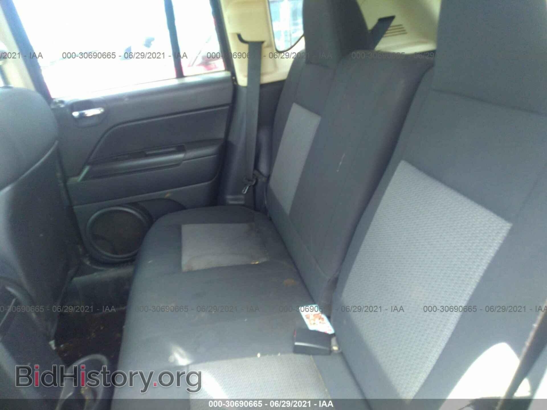 2009 JEEP COMPASS - VIN: 1J4FT47B39D189047 - Photo 8