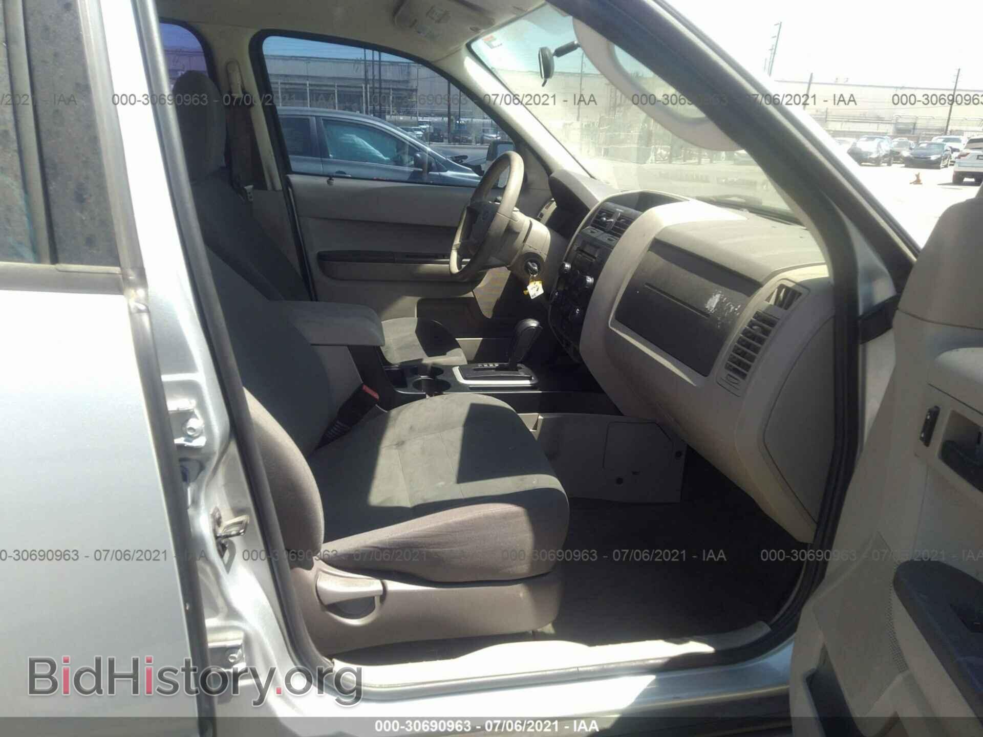 2011 FORD ESCAPE - VIN: 1FMCU0C76BKC23754 - Фото 5