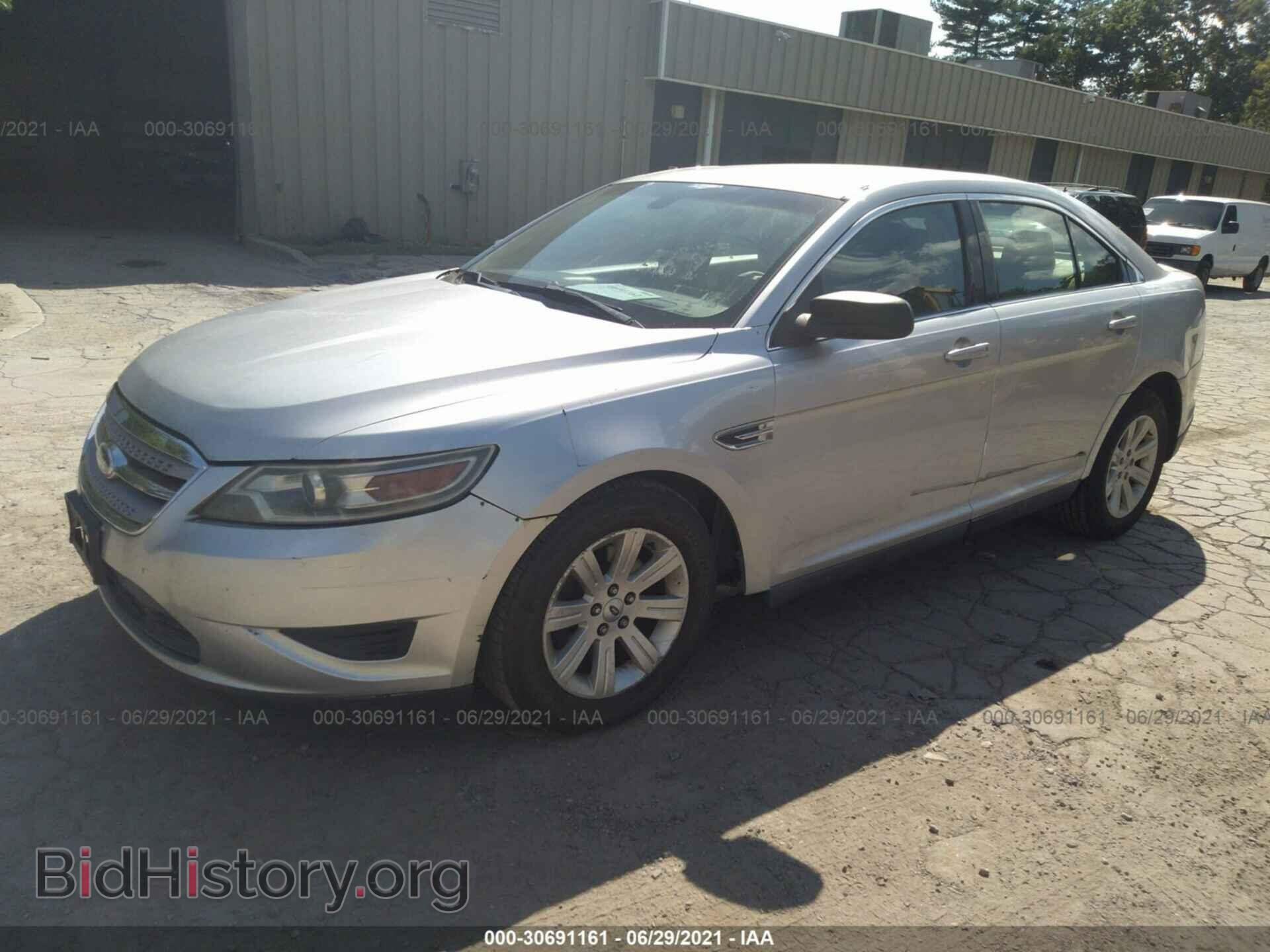 2010 FORD TAURUS - VIN: 1FAHP2DW1AG165997 - Фото 2