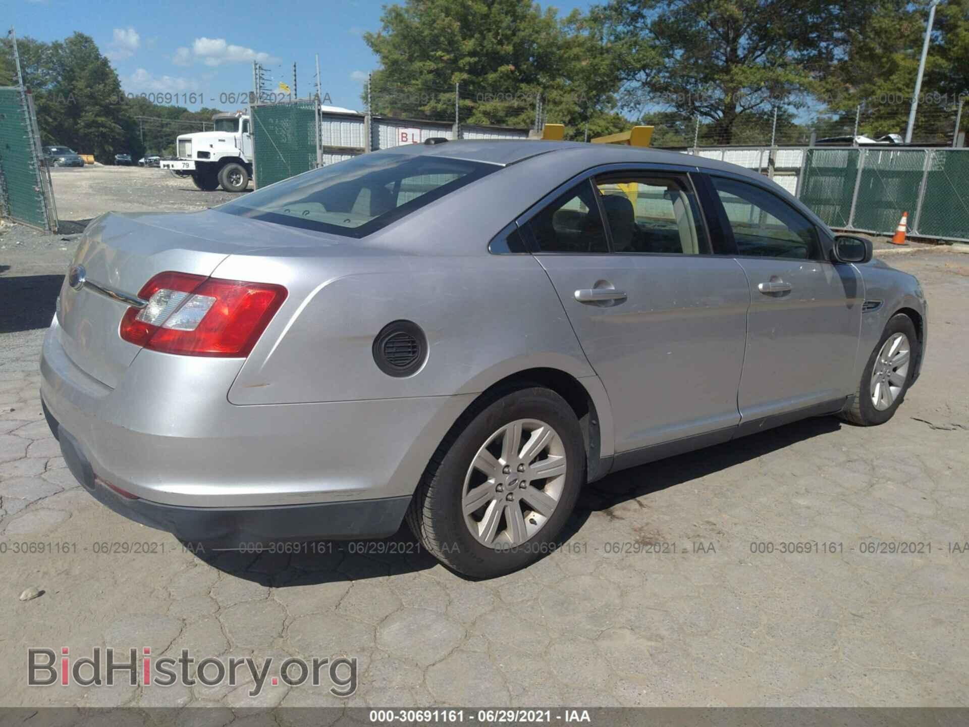 2010 FORD TAURUS - VIN: 1FAHP2DW1AG165997 - Фото 4