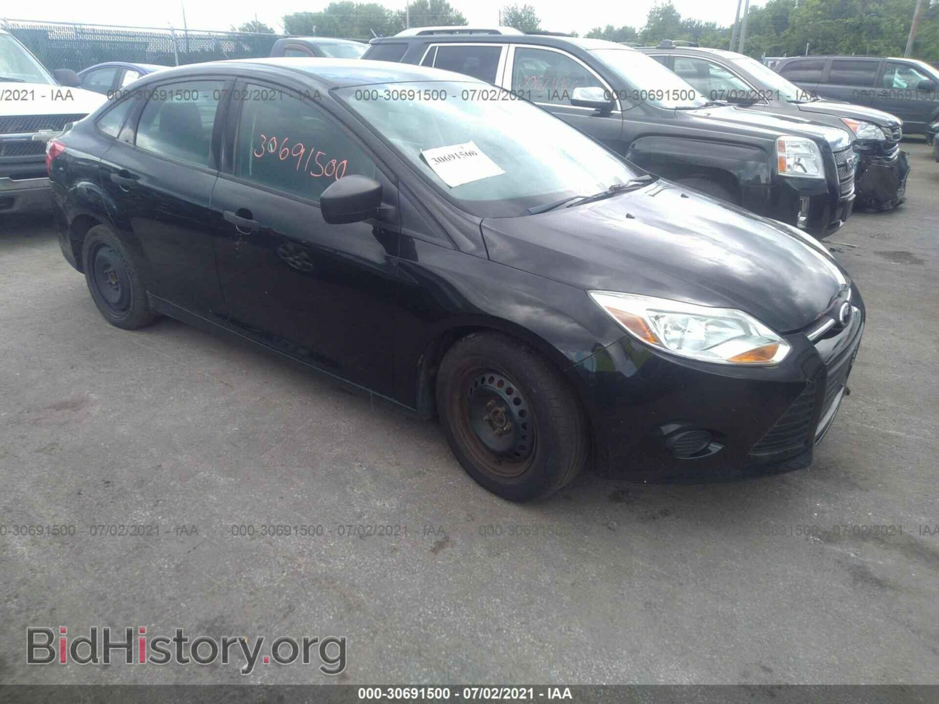 Photo 1FAHP3E28CL413111 - FORD FOCUS 2012