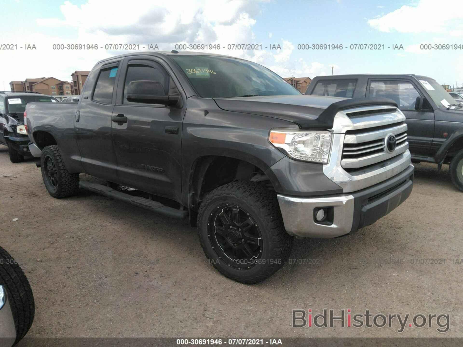 Фотография 5TFUW5F14HX610354 - TOYOTA TUNDRA 4WD 2017