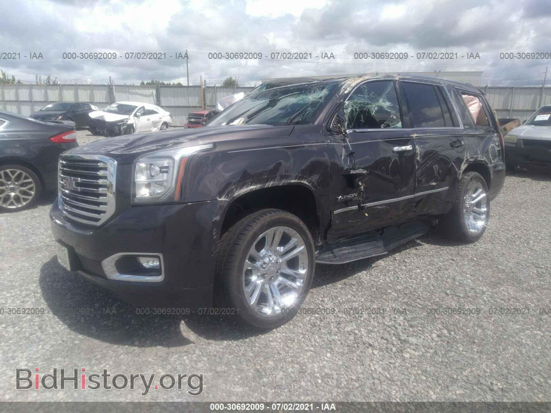 2017 GMC YUKON - VIN: 1GKS2BKC8HR136829 - Фото 2